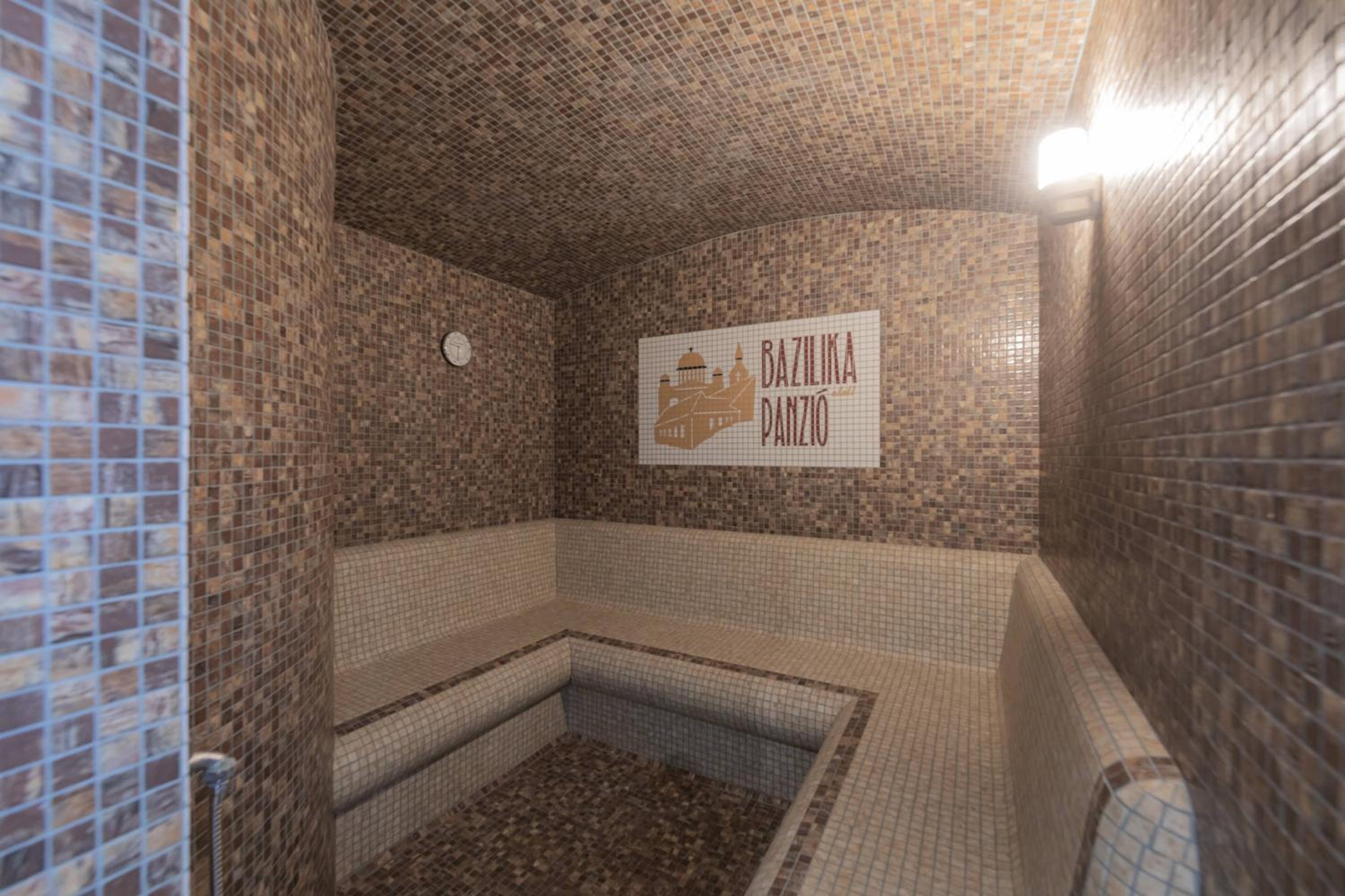 Bazilika alatt Panzió