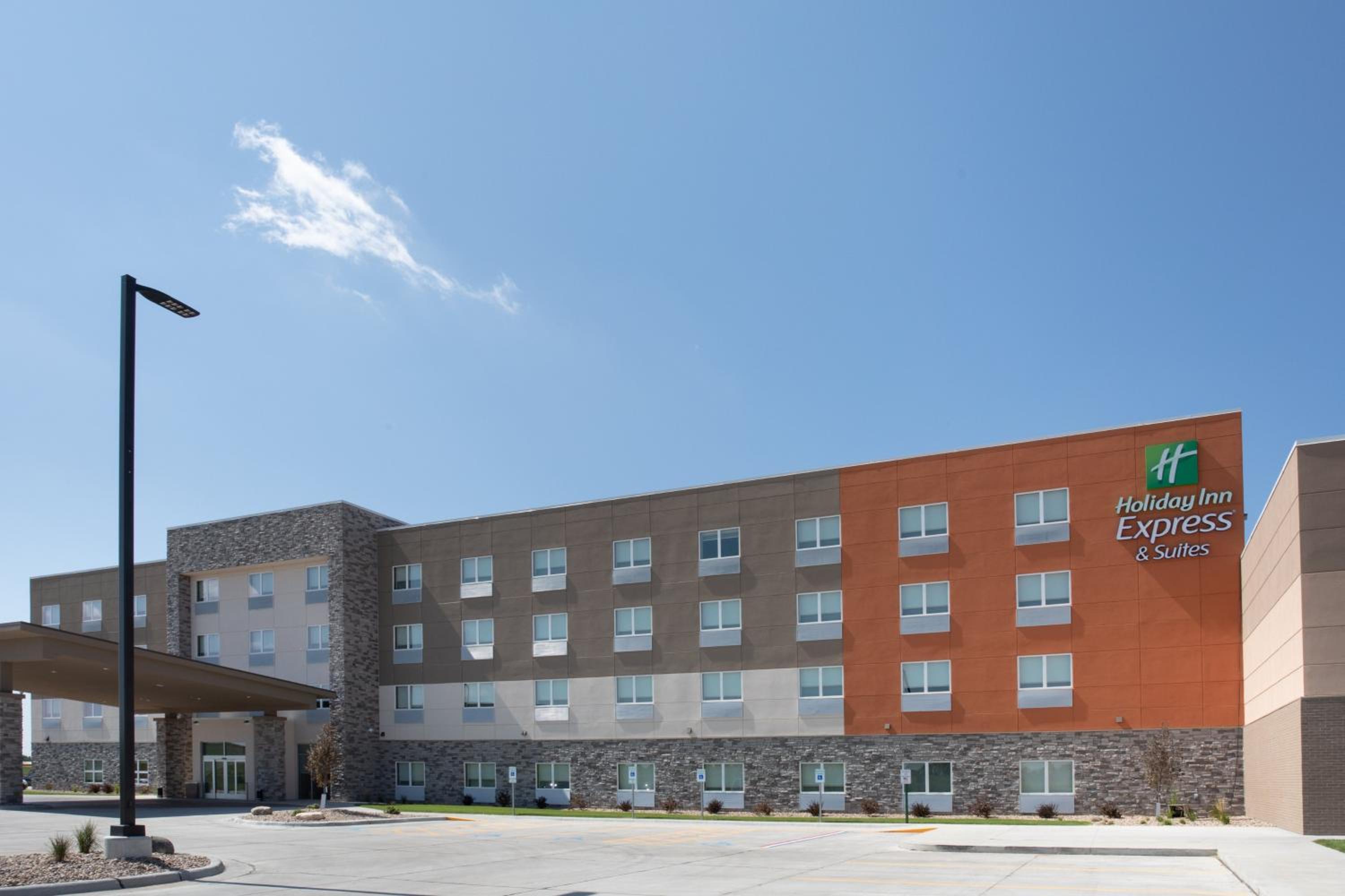 Hotel Holiday Inn Express & Suites Sioux City North - Event Center, an IHG Hotel - Image 1