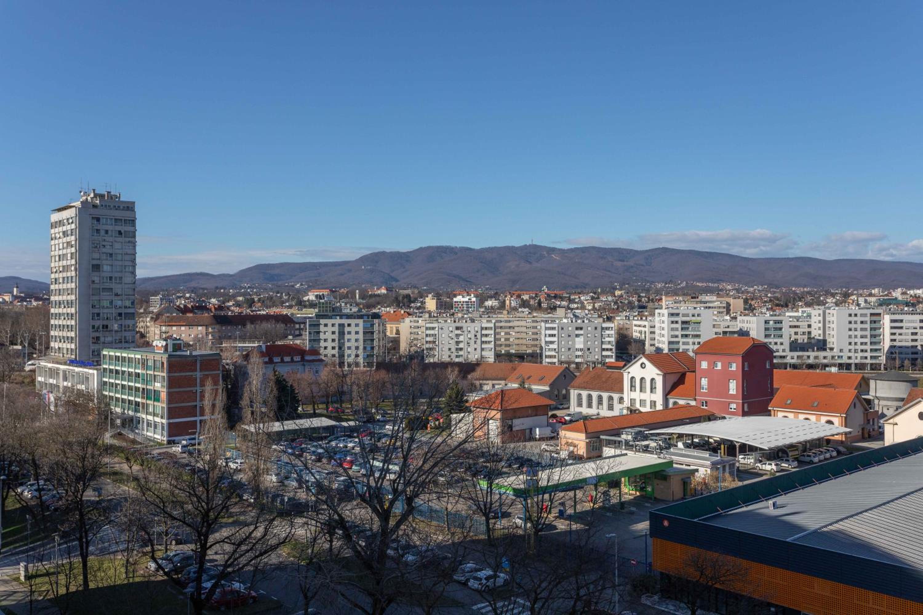 Spacious Apartment in Radnička Business Zone - FREE PARKING view 5