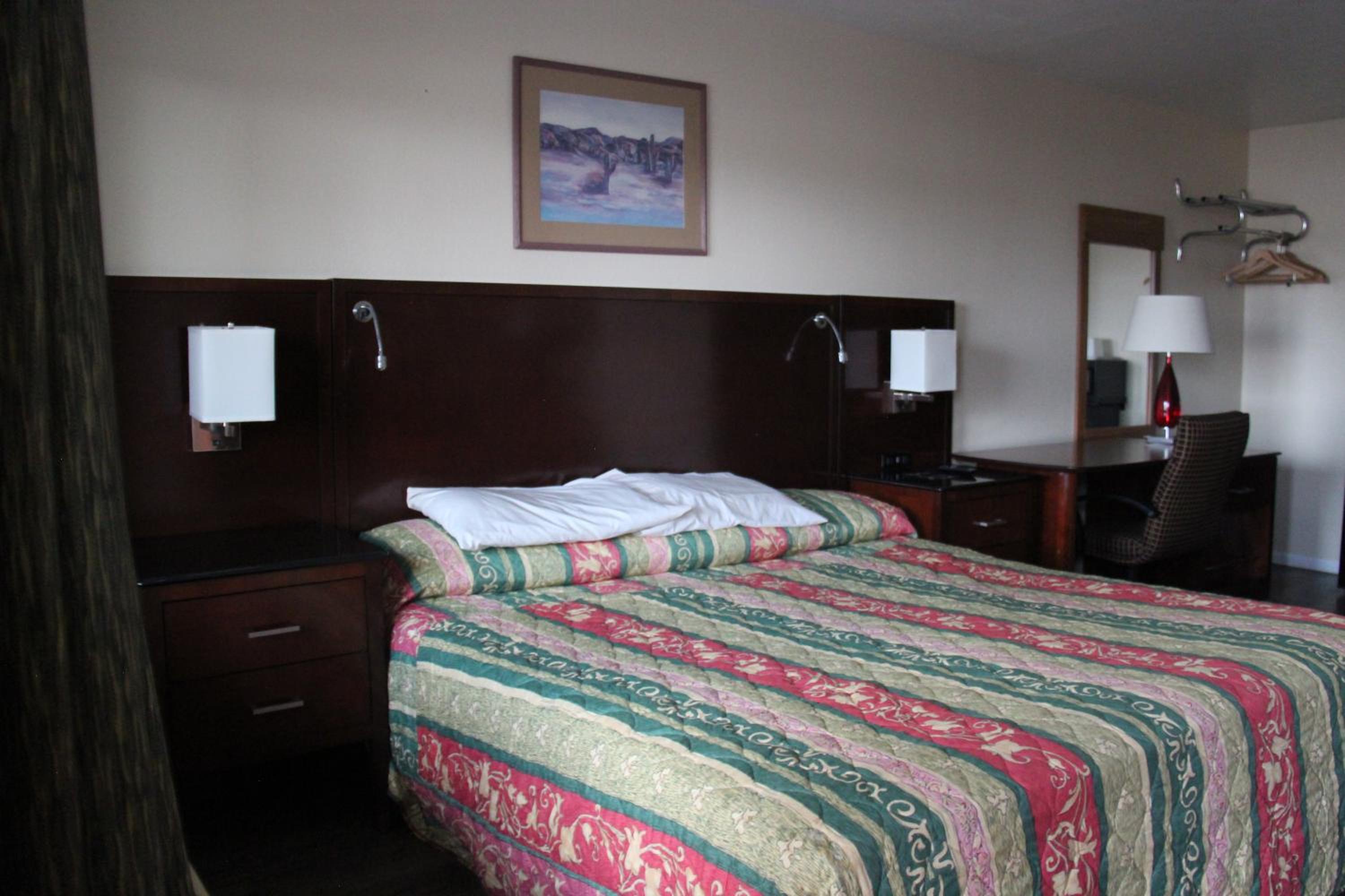 Economy Inn Safford view 3