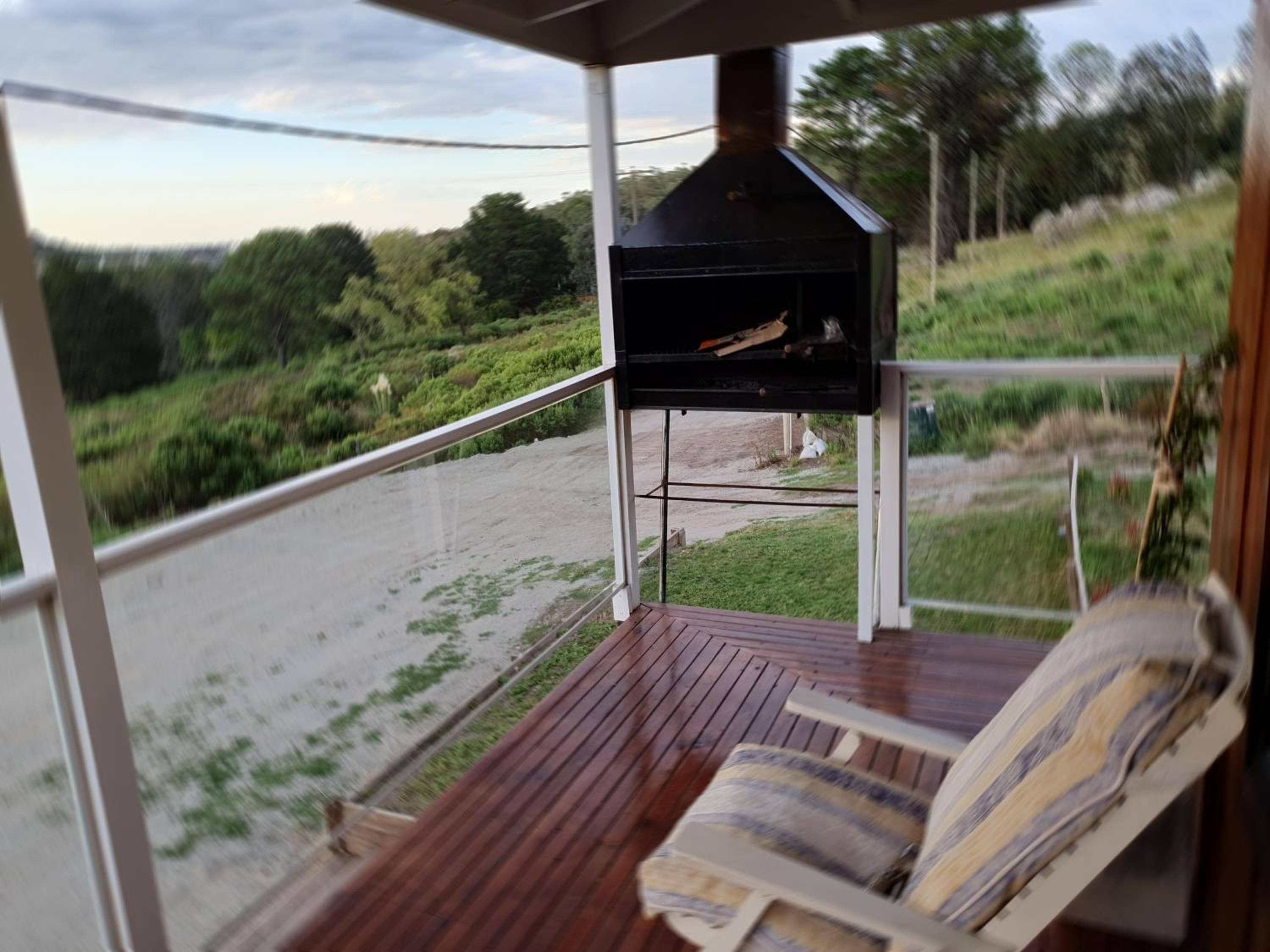al pie de las sierras en villa del lago