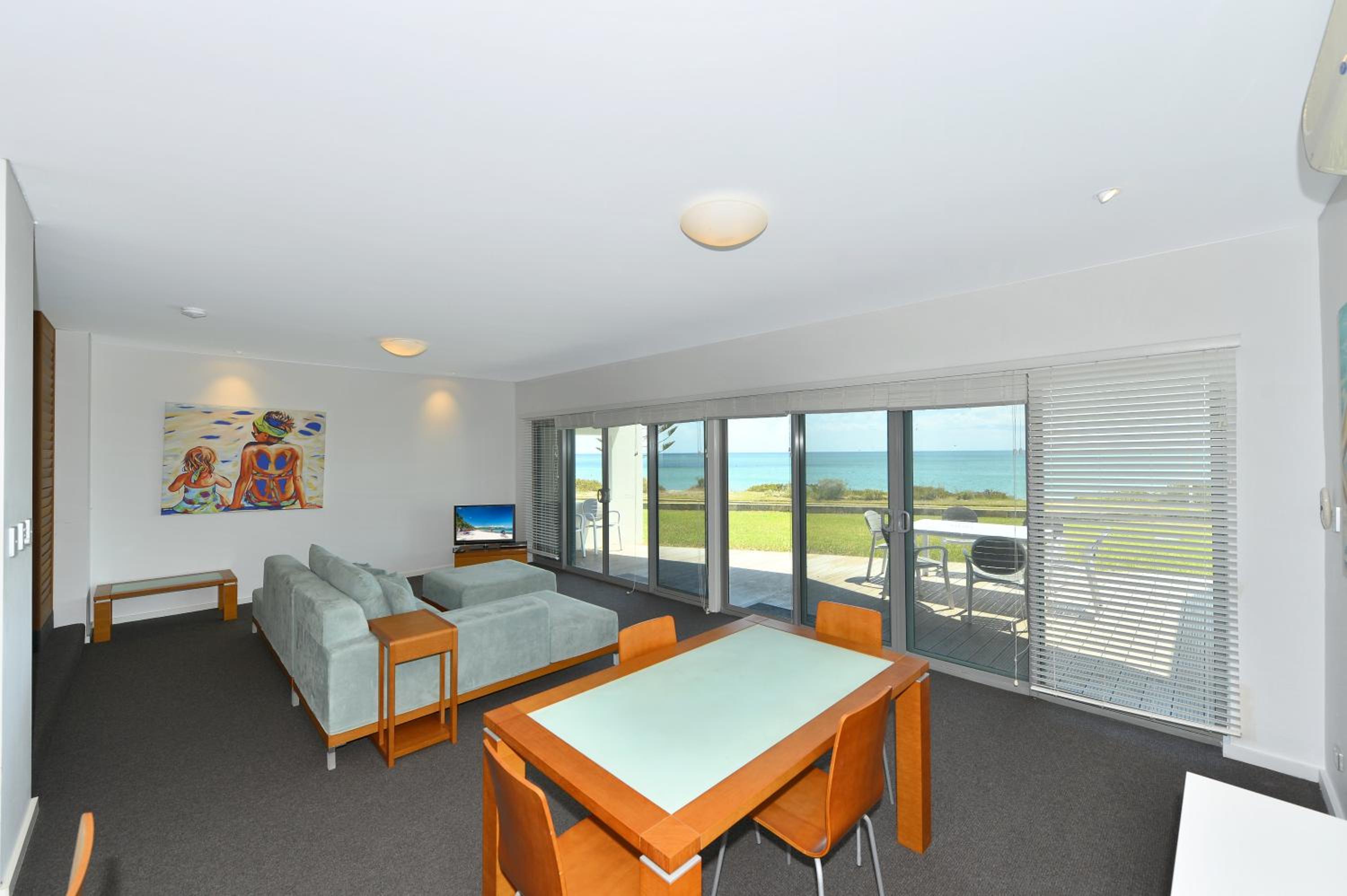 Sea Side Villa 10.1 view 3