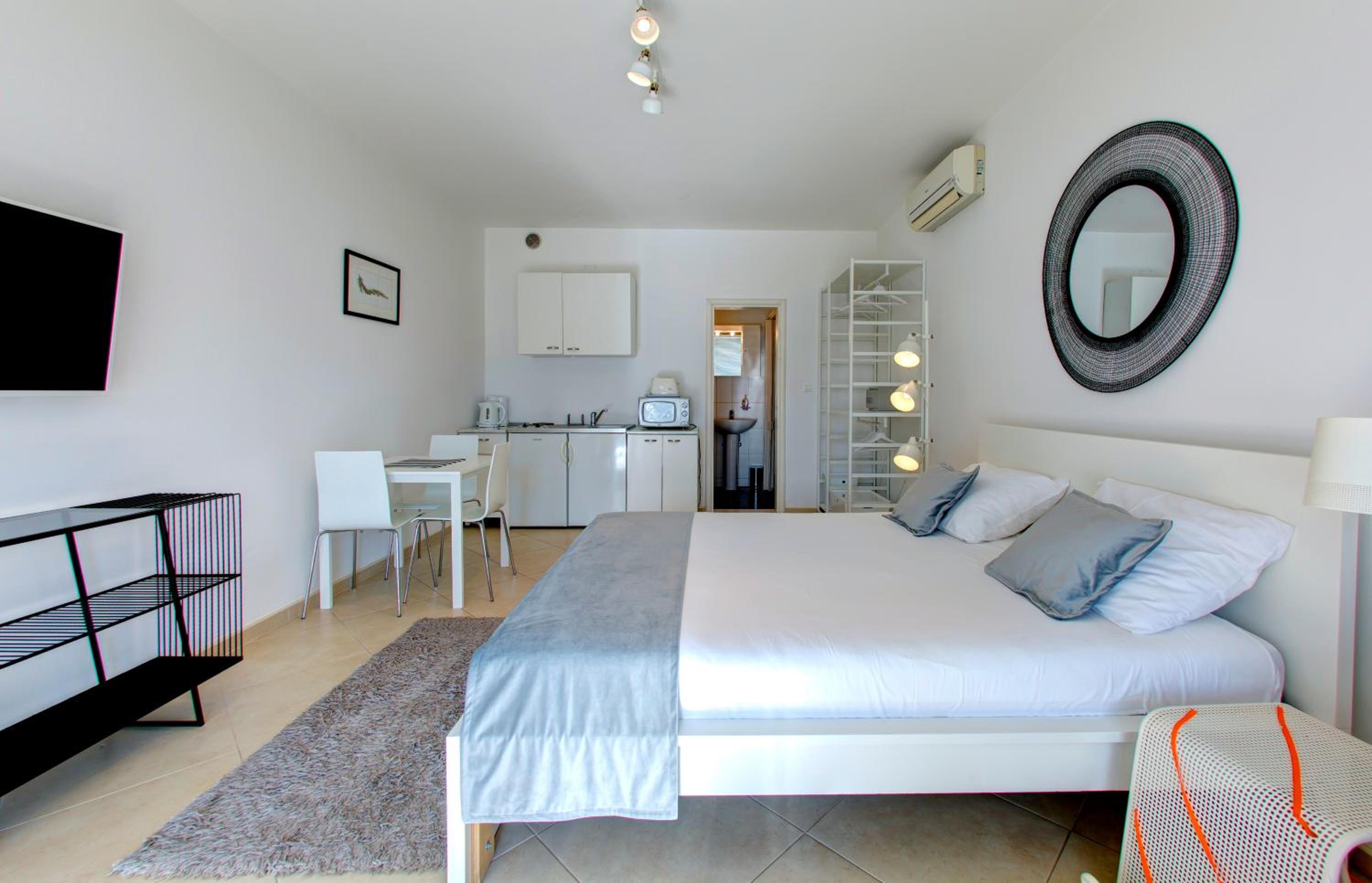 Photo 56