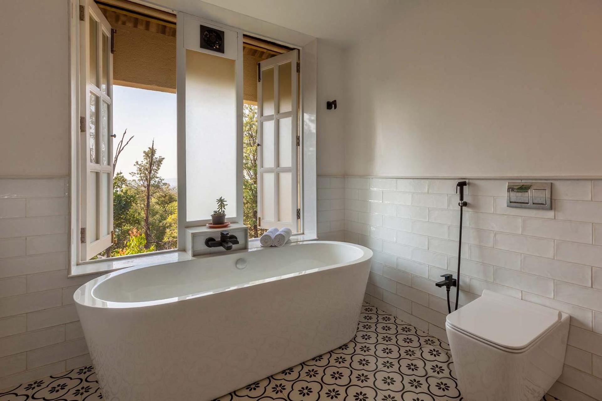 Antilia Villa - Luxurious-AC-Swimming pool