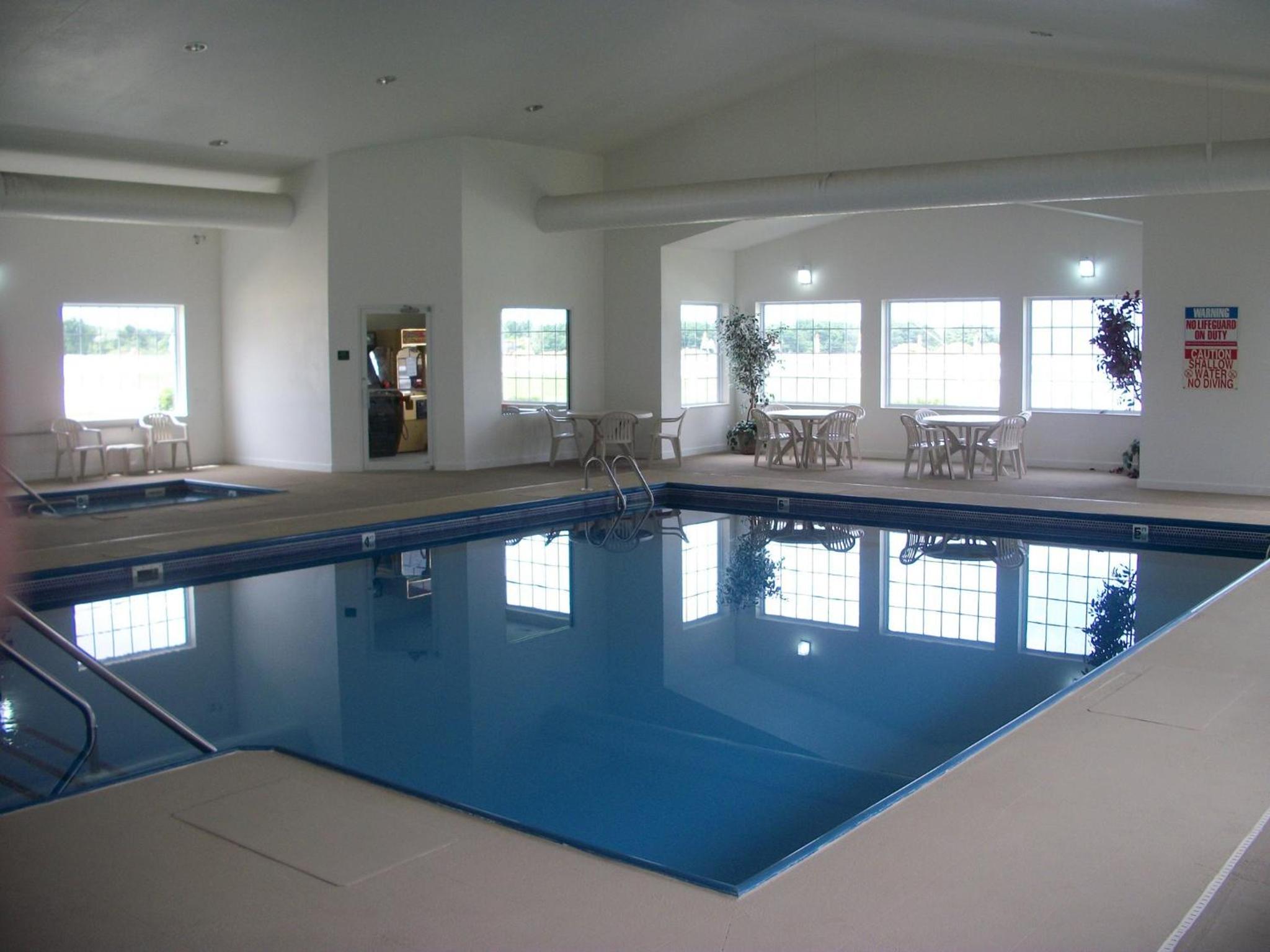Canton Vacations - Oak Hill Inn  Suites - Property Image 11