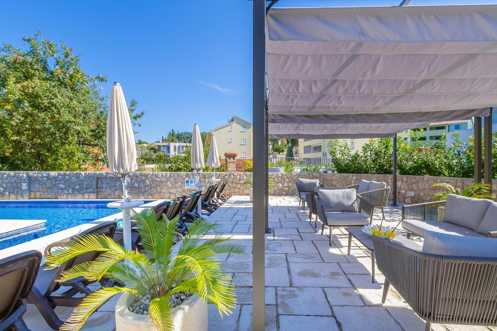 Luxury Apartments Villa Mande