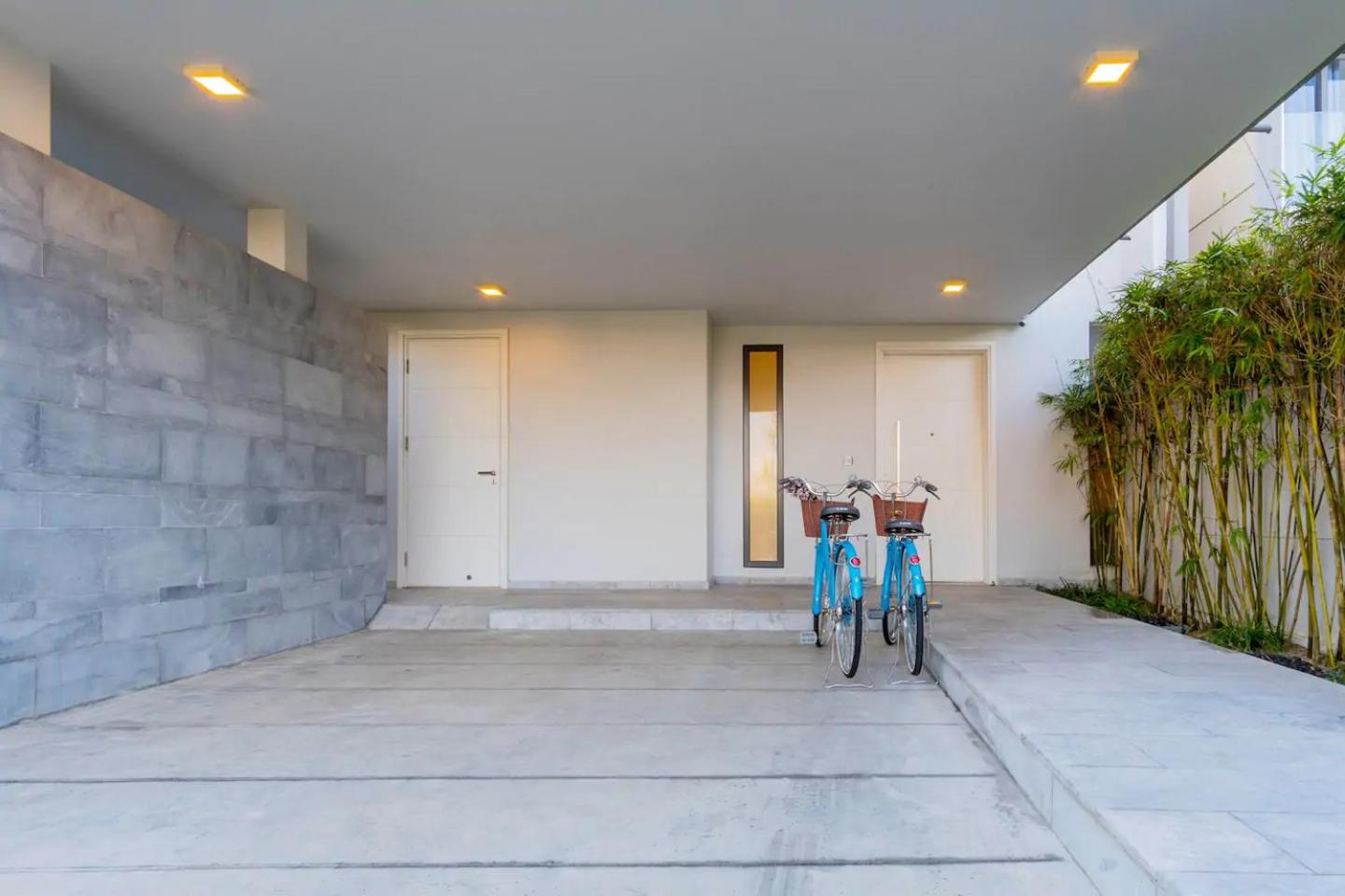Clean & Quiet Villa - The Point Resort