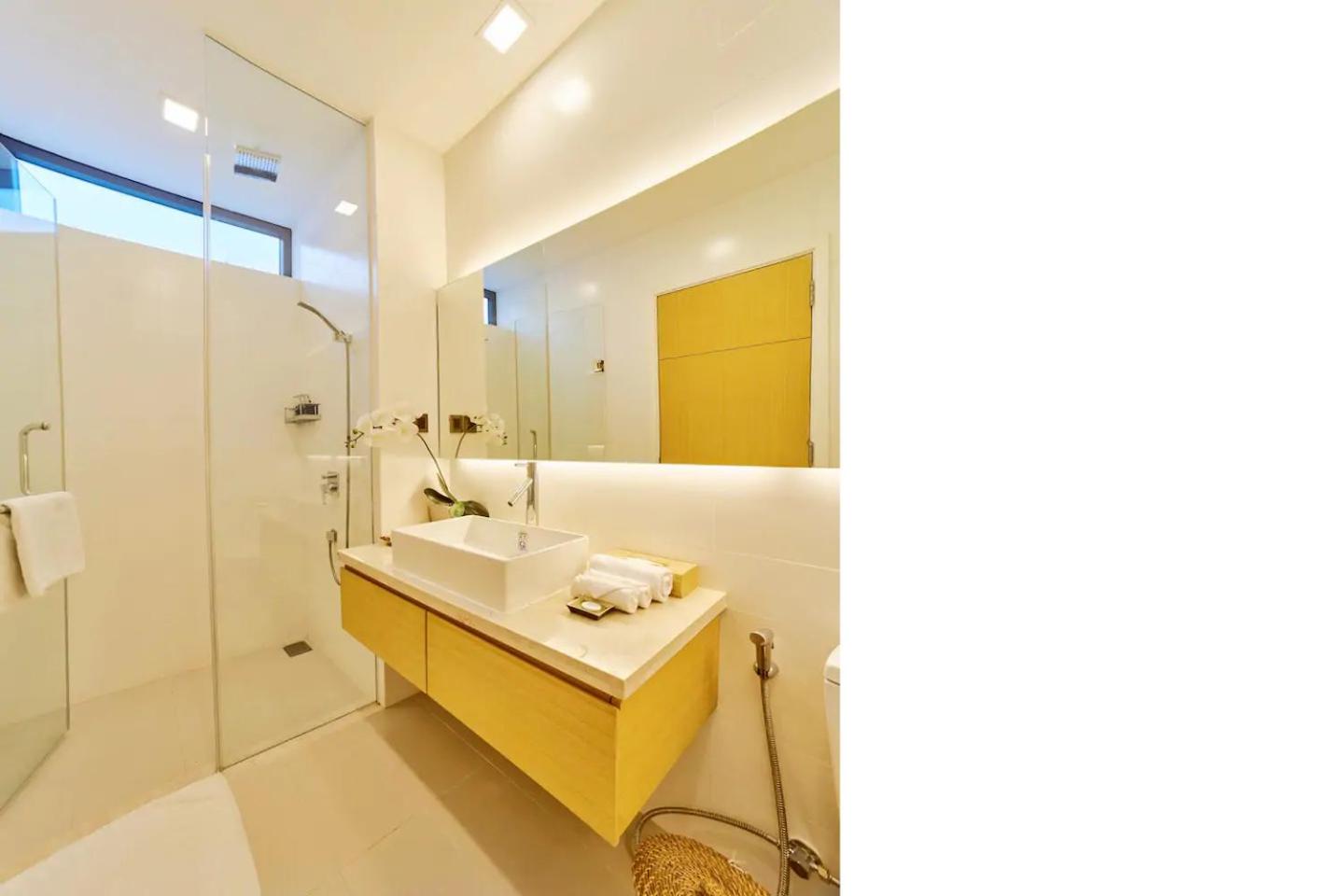 Clean & Quiet Villa - The Point Resort
