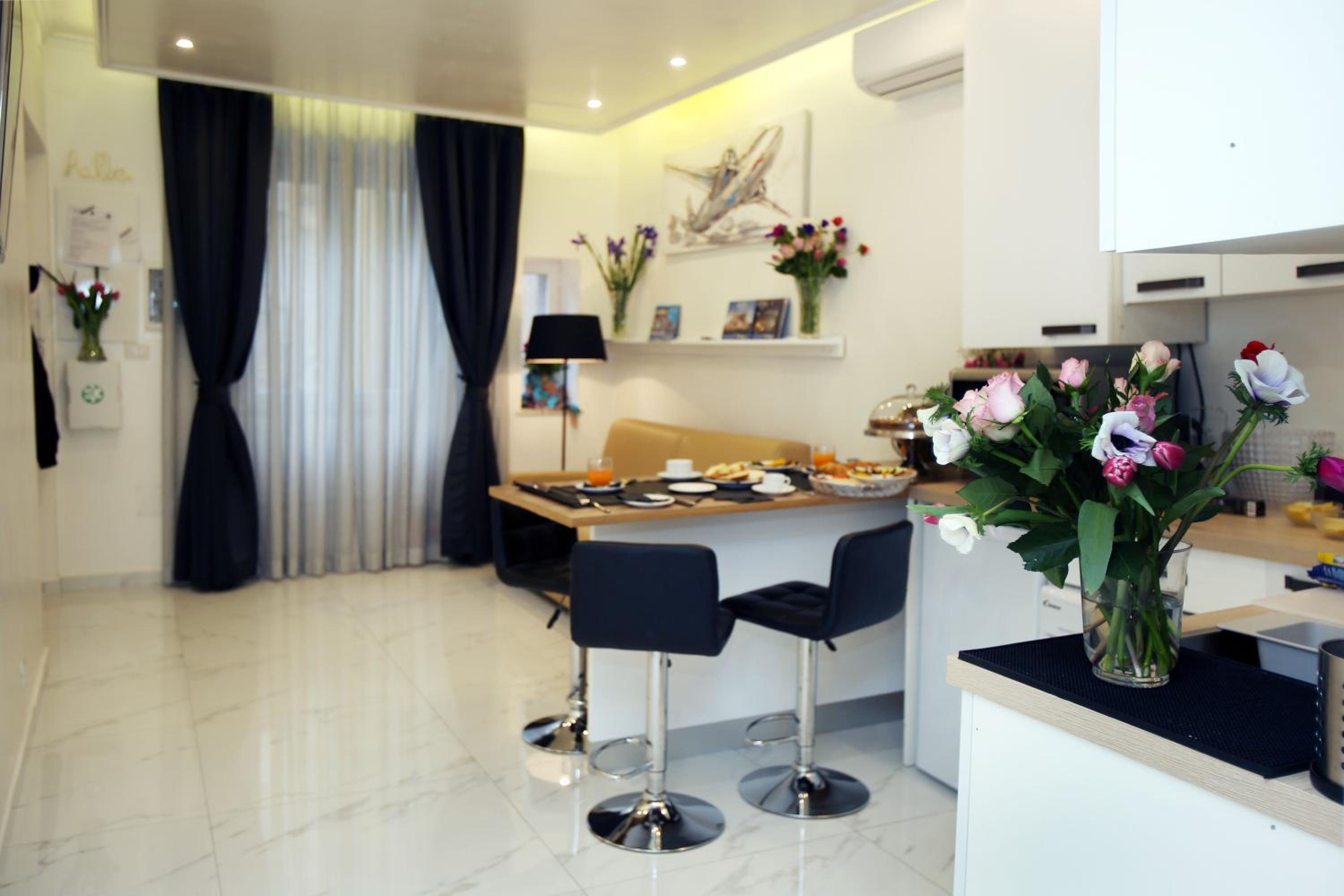 La Maisonnette Tritone Trevi Apartment Rome