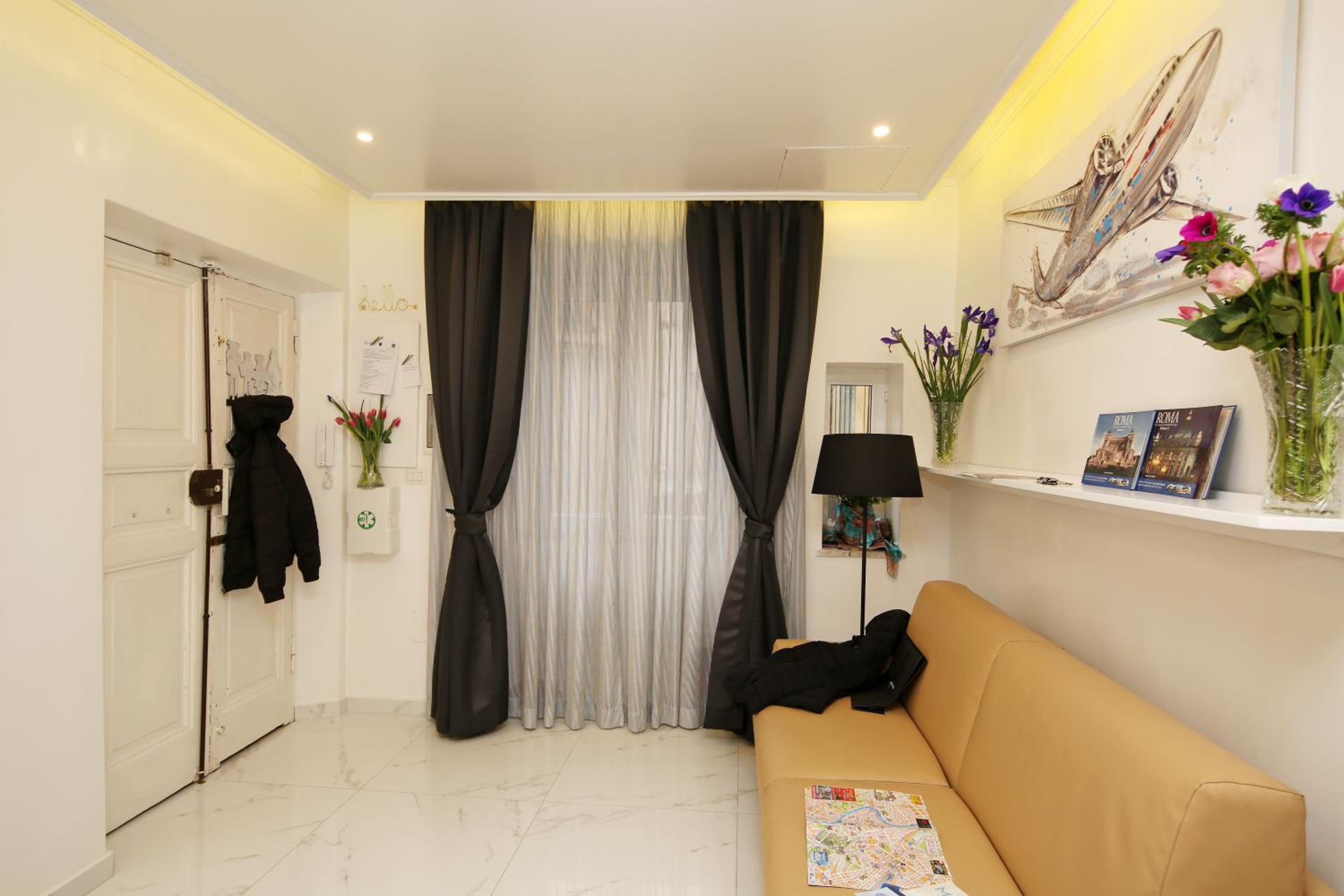 La Maisonnette Tritone Trevi Apartment Rome