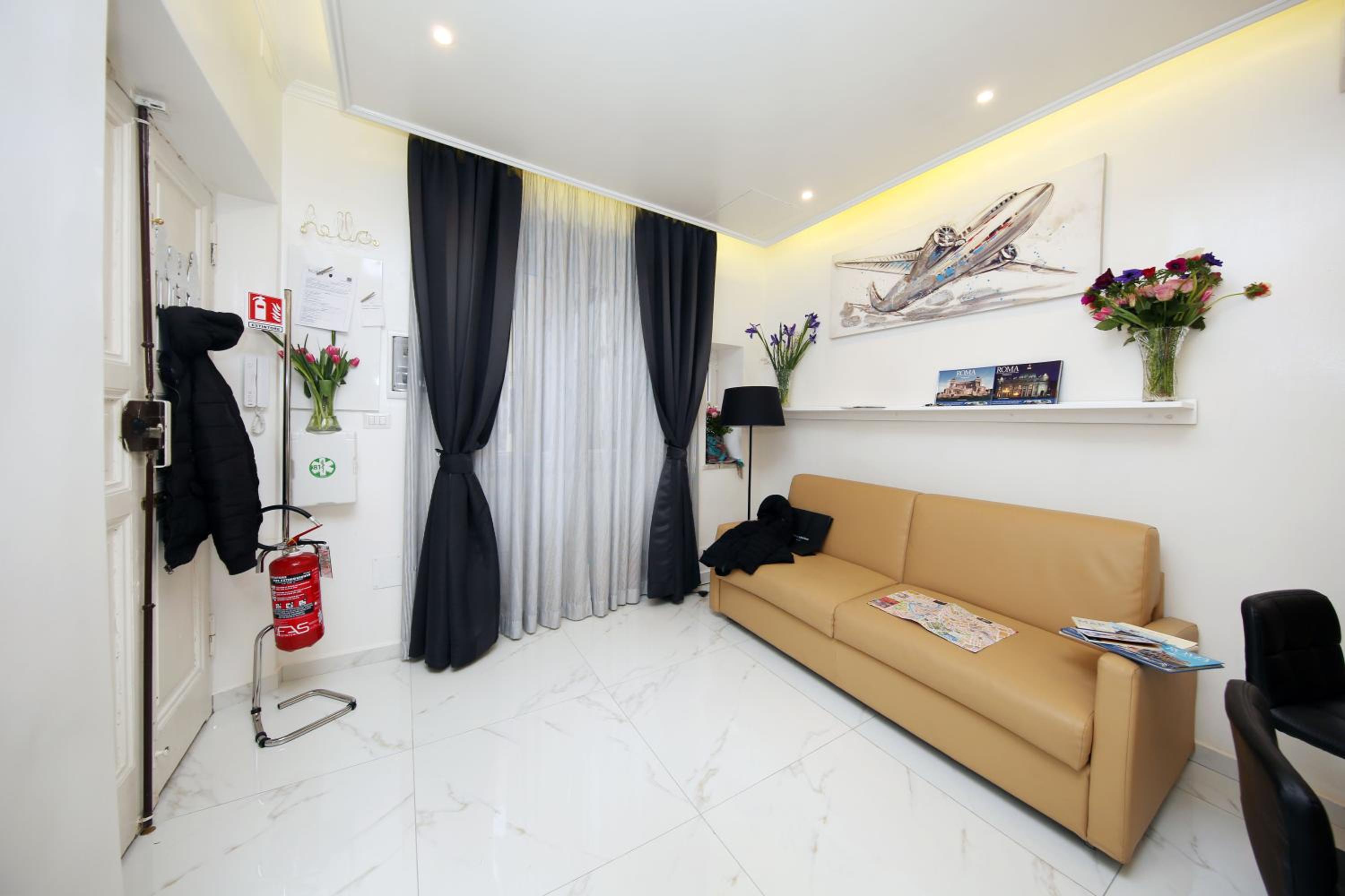 La Maisonnette Tritone Trevi Apartment Rome