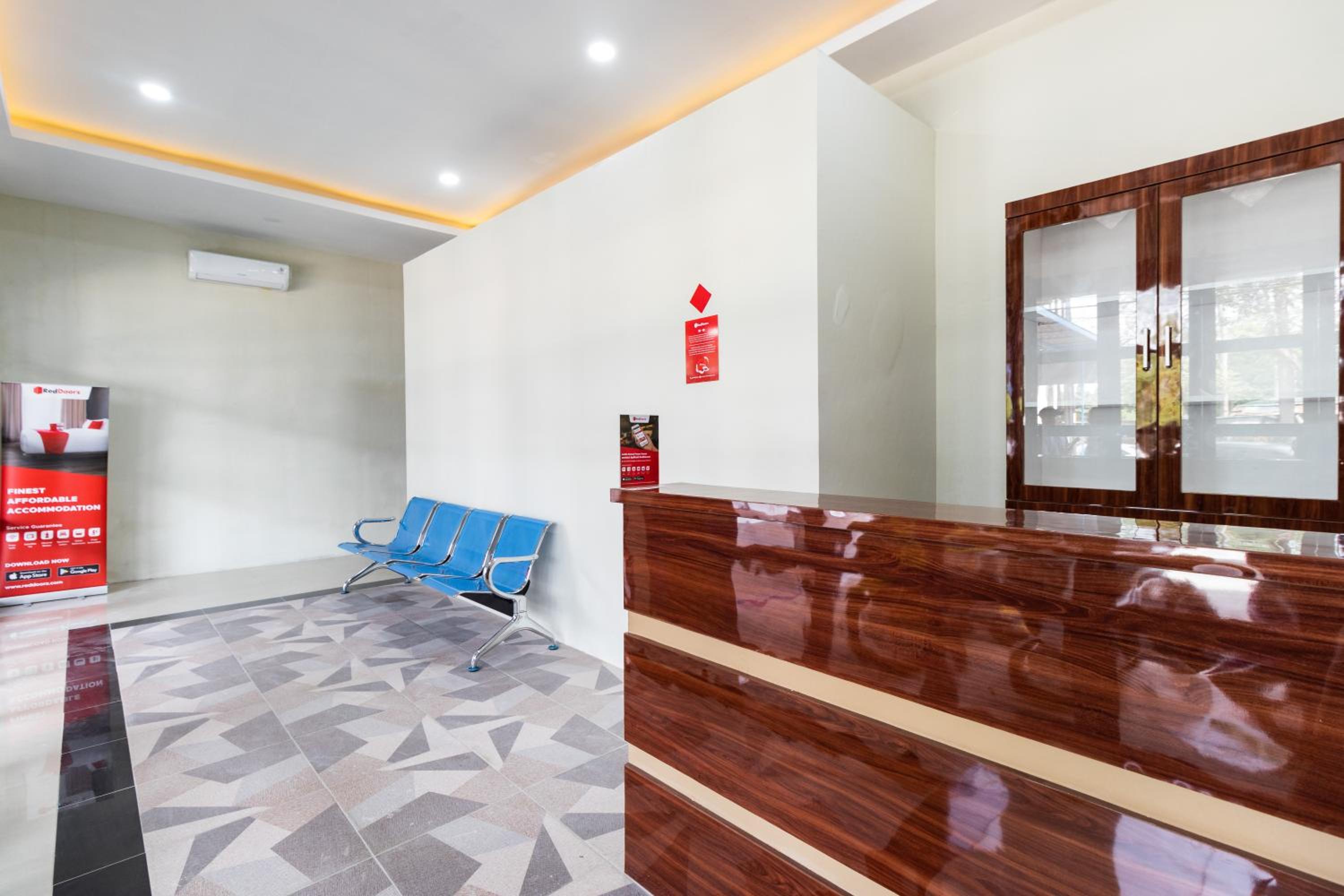 RedDoorz near Medan Amplas, Delitua - 22