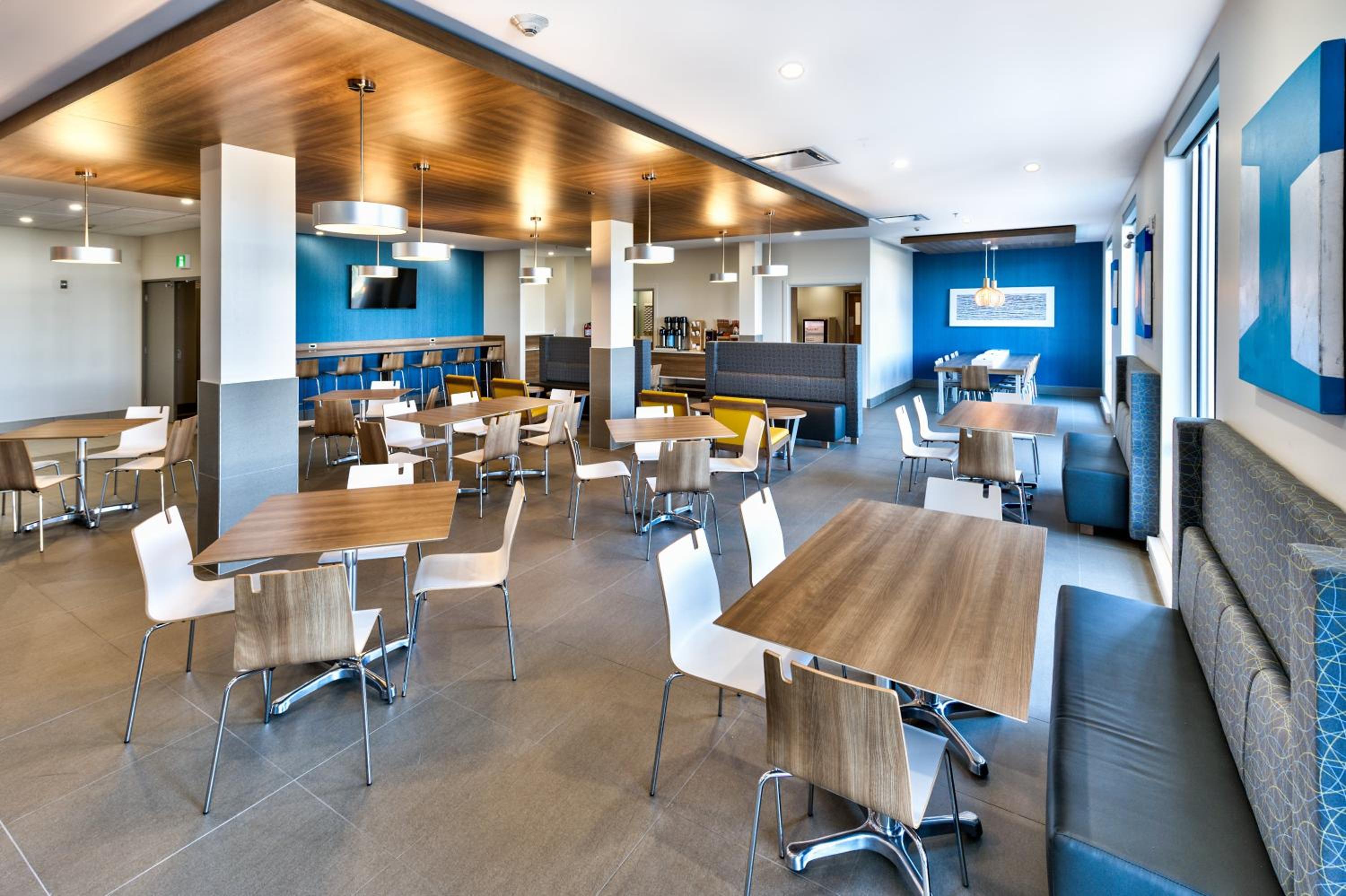 Trois-rivieres Vacations - Holiday Inn Express  Suites - Trois Rivieres Ouest, an IHG Hotel - Property Image 7