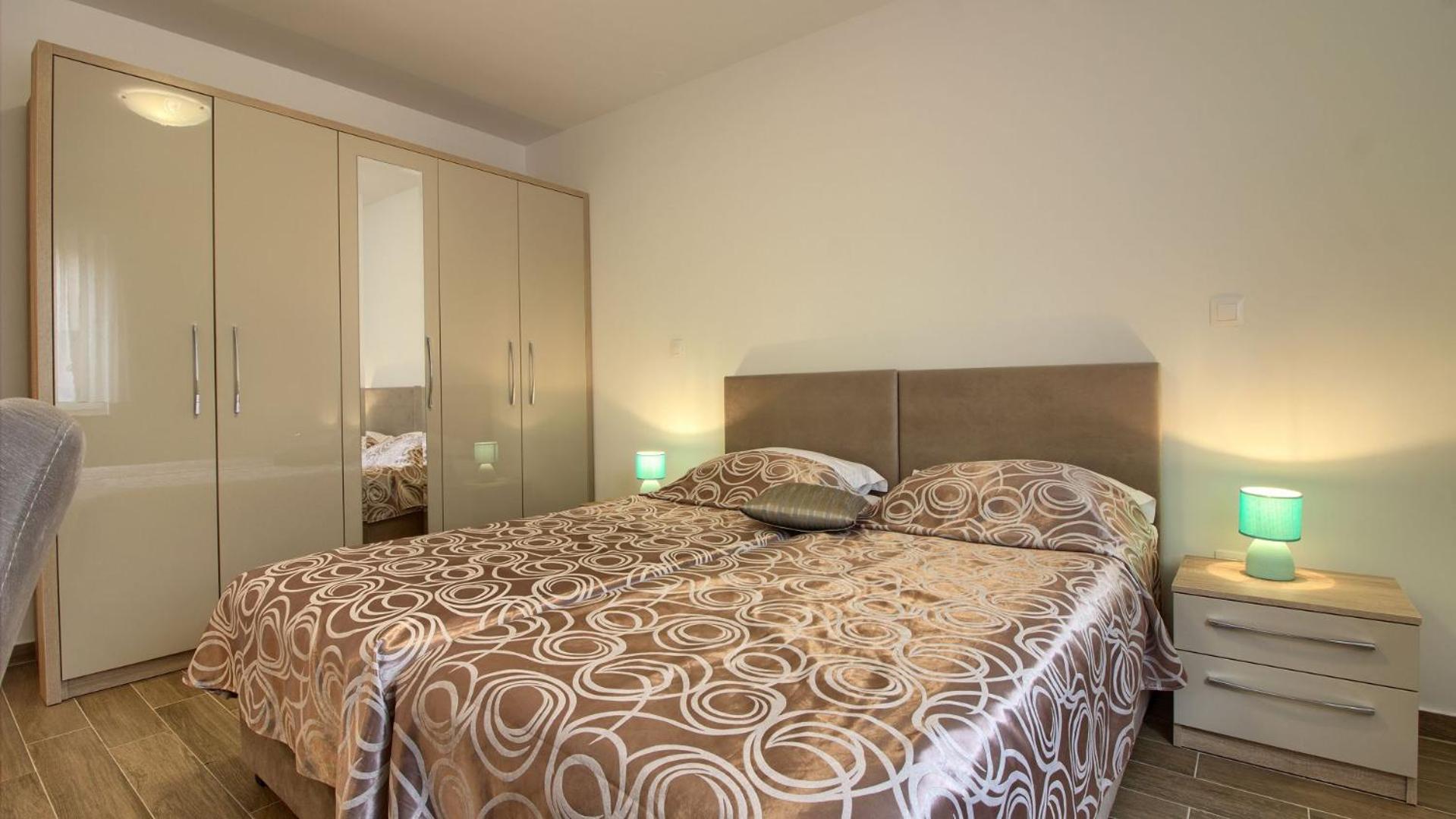 Luxury Vila compelx Aurora-Mar with 2 pools and 8 bedrooms, 200m from the beach - WiiBuk