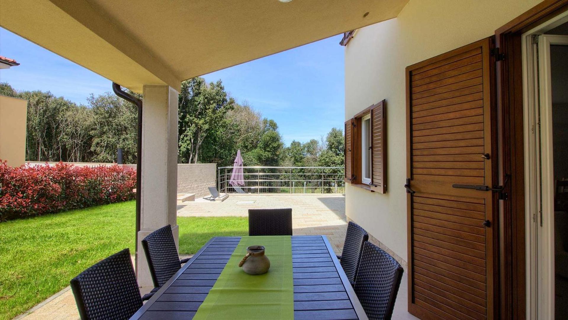 Luxury Vila compelx Mar-Marisol with 2 pools and 8 bedrooms, 200m from the beach view 4