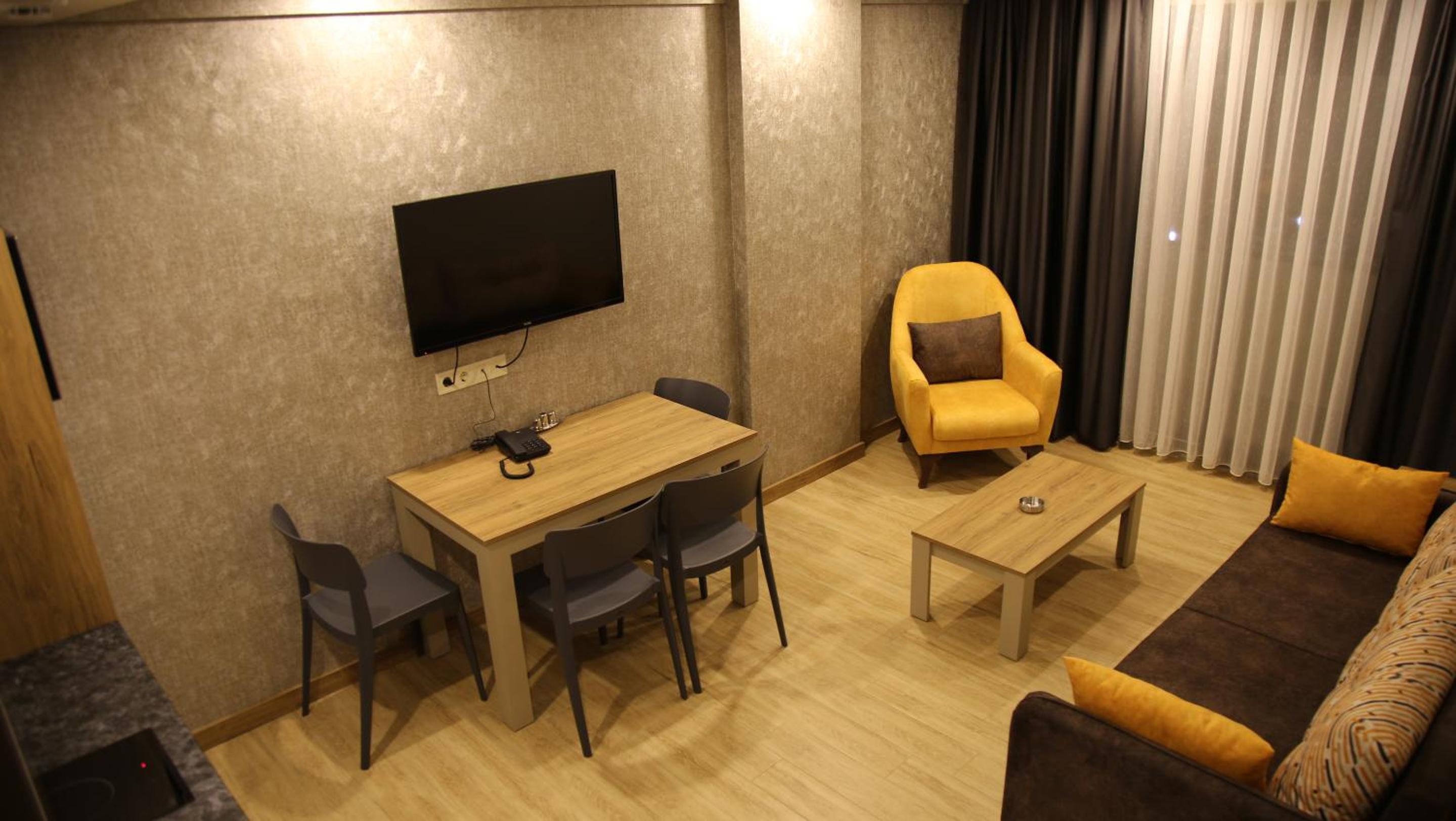 Golden World Suite Hotel - Image 8