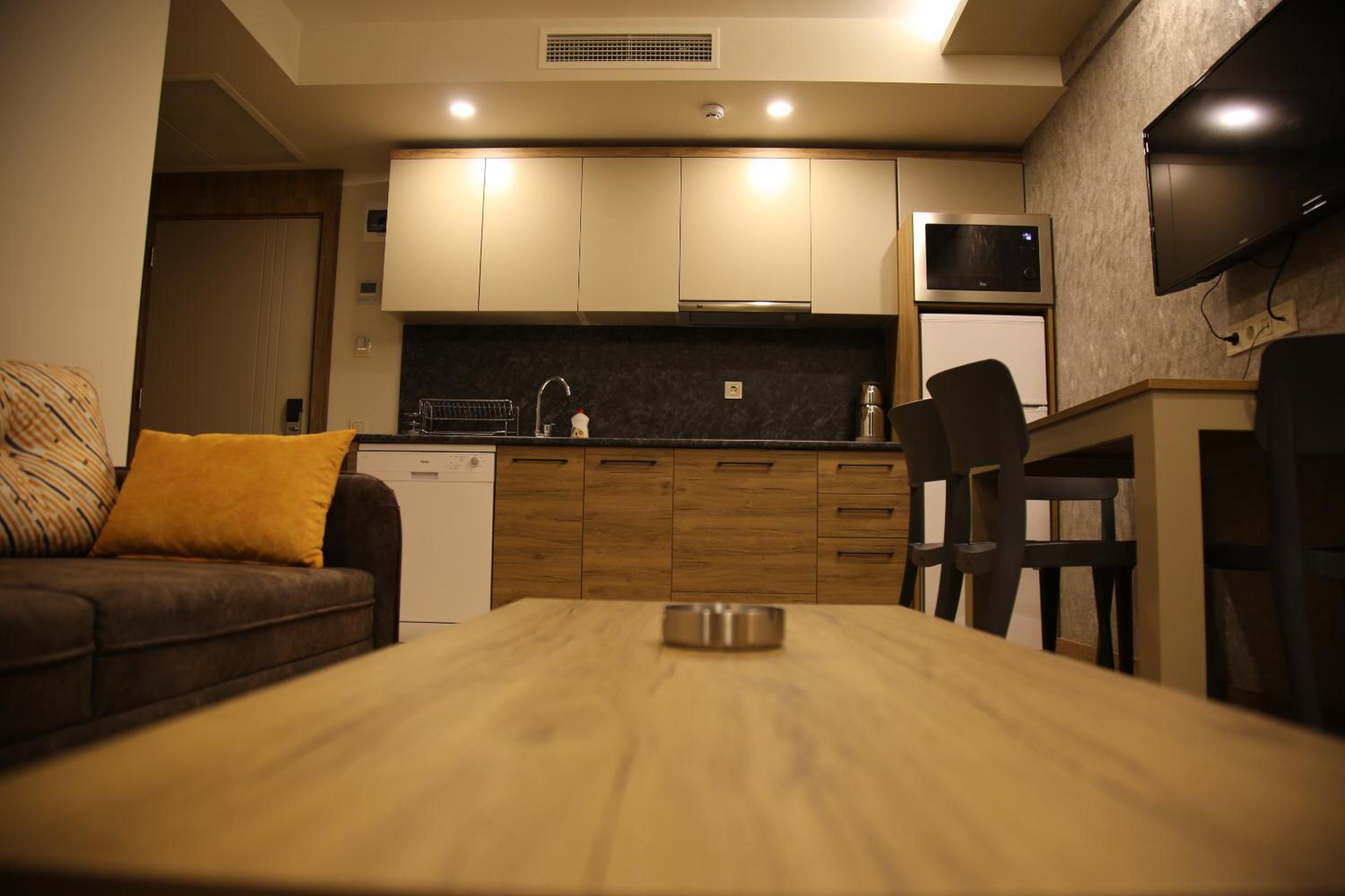 Golden World Suite Hotel - Image 10