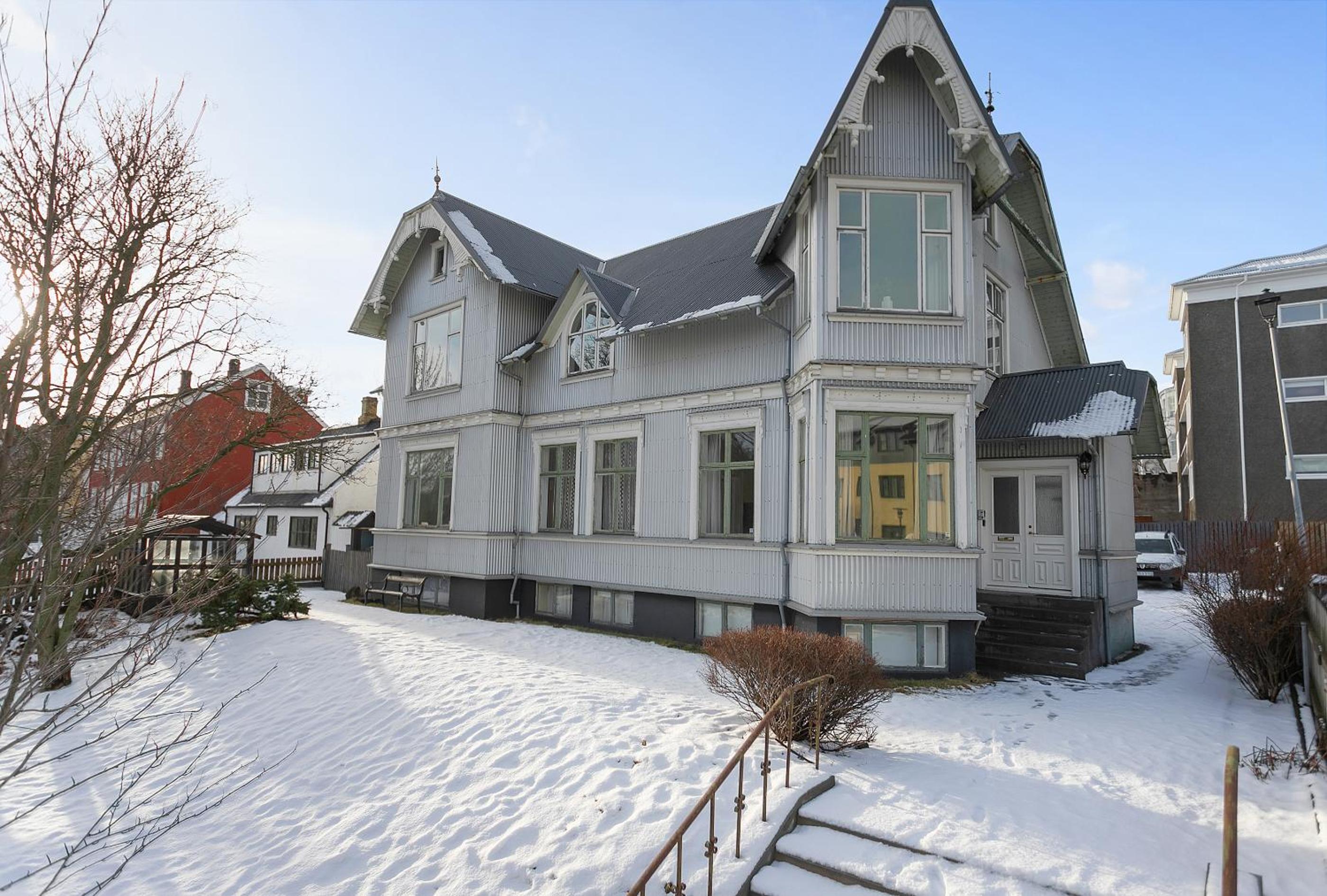 Sudurgata - Authentic Reykjavik Style Apartment view 2