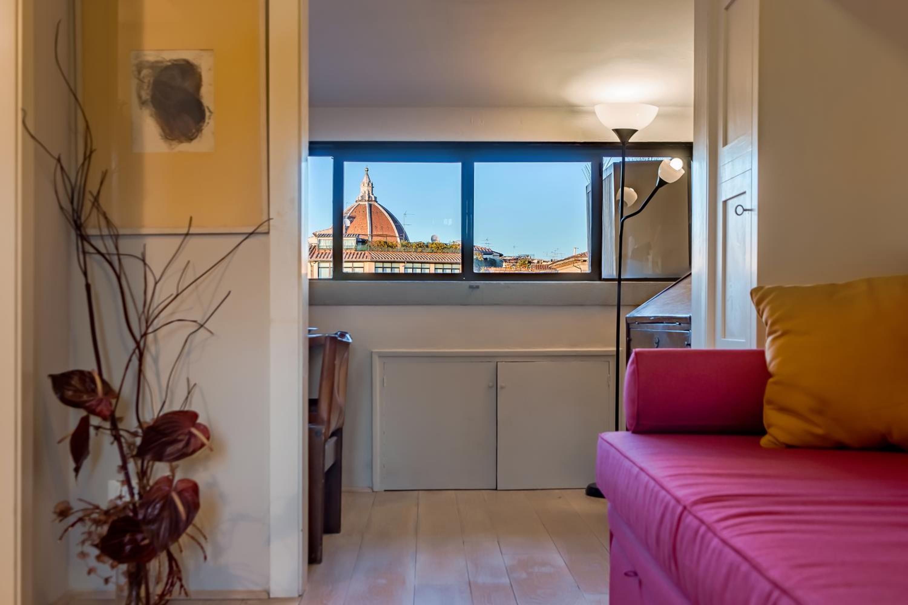 SKYLINE FLORENCE APARTMENT