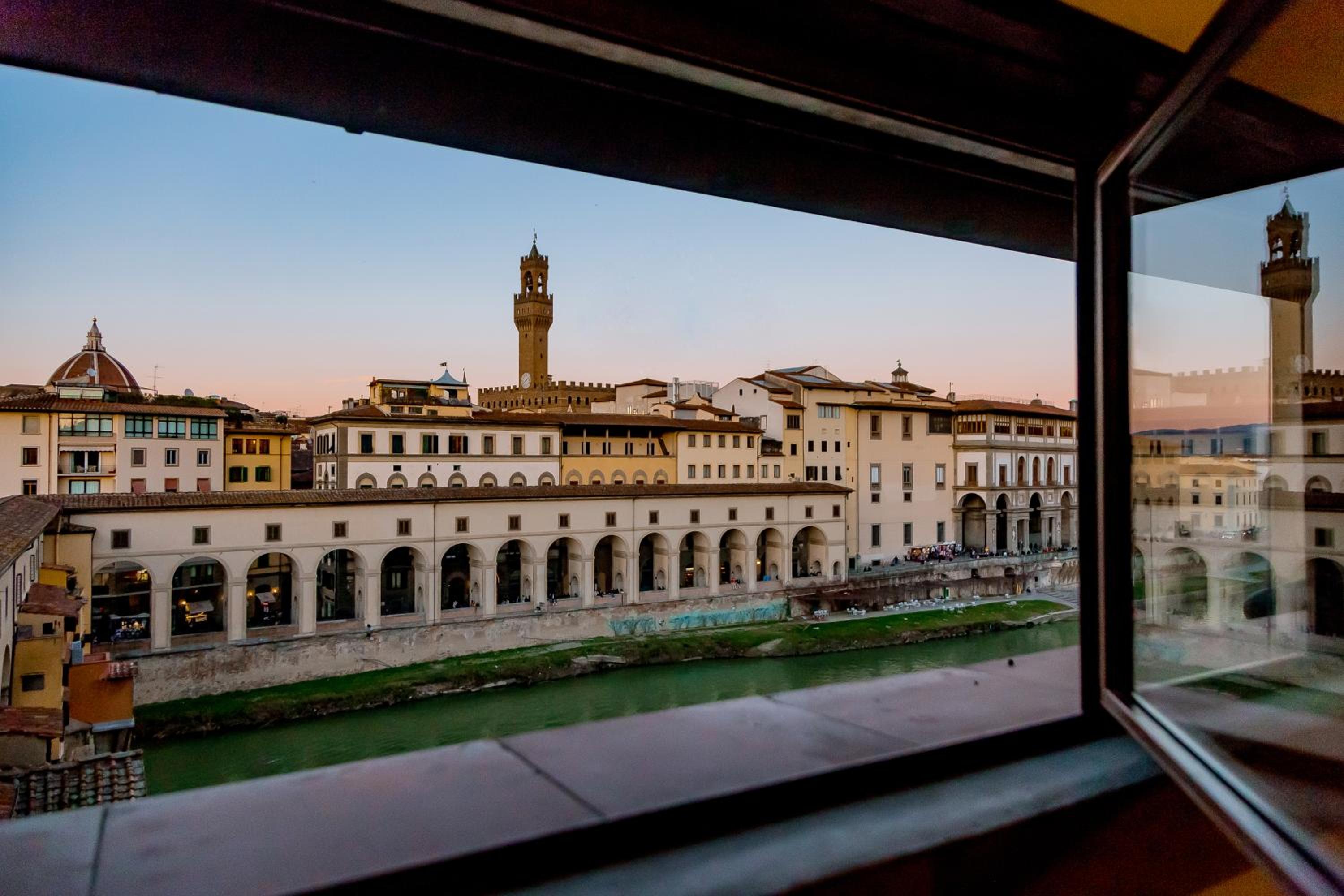 SKYLINE FLORENCE APARTMENT
