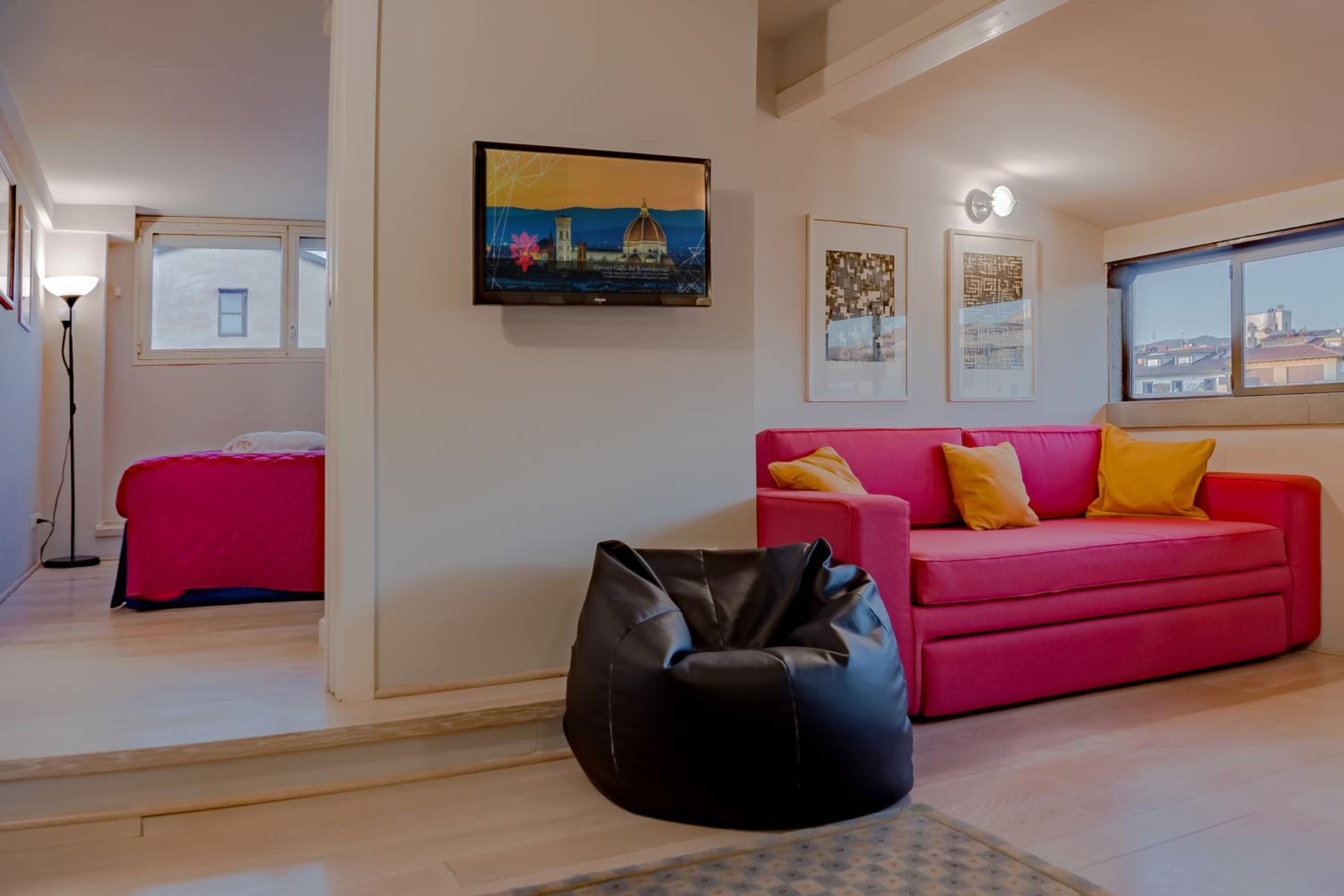 SKYLINE FLORENCE APARTMENT