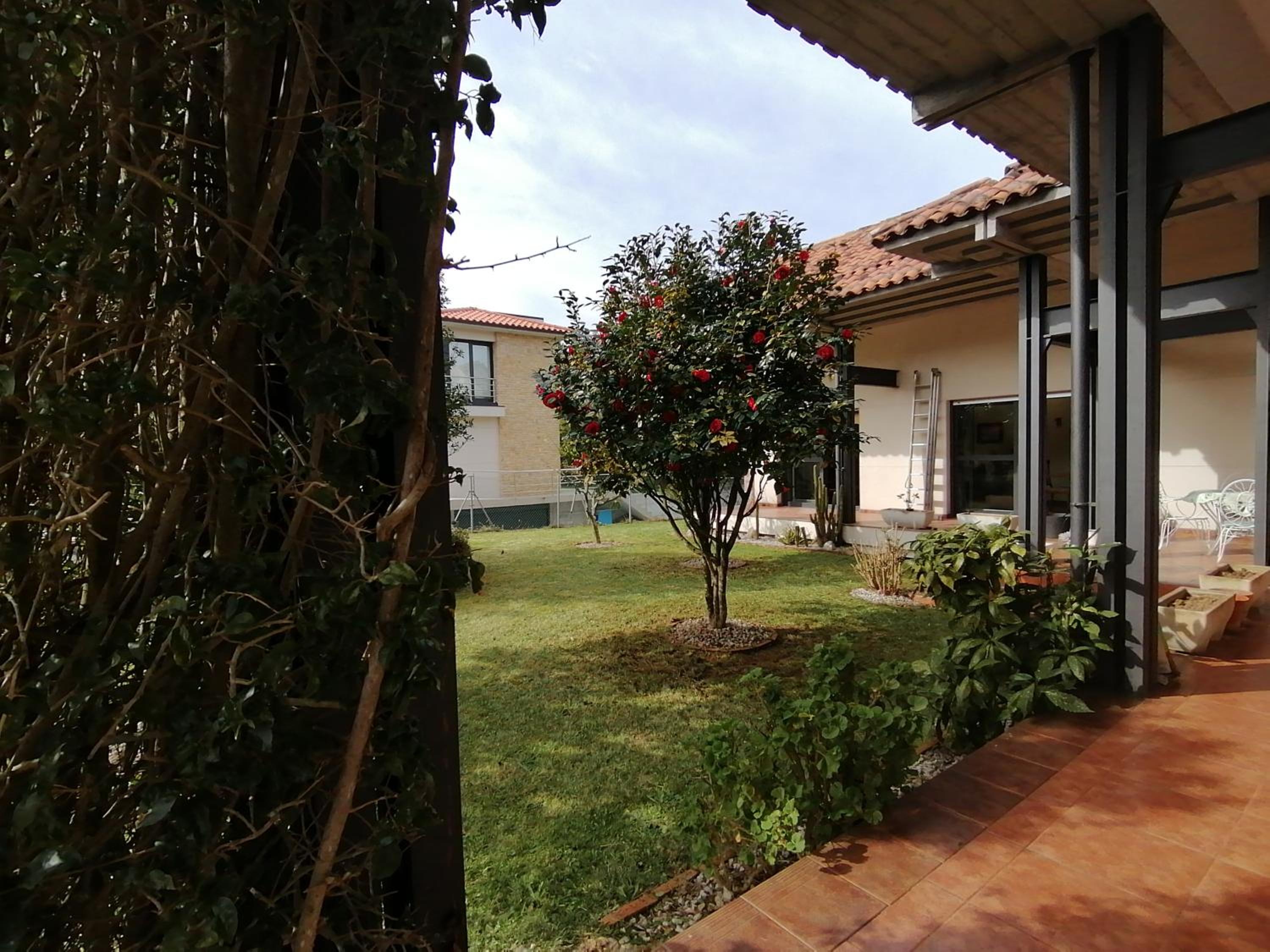 Gestiona2R- Casa grande para 12 en Llanes 6 dormitorios Jardín y espacio exterior view 3