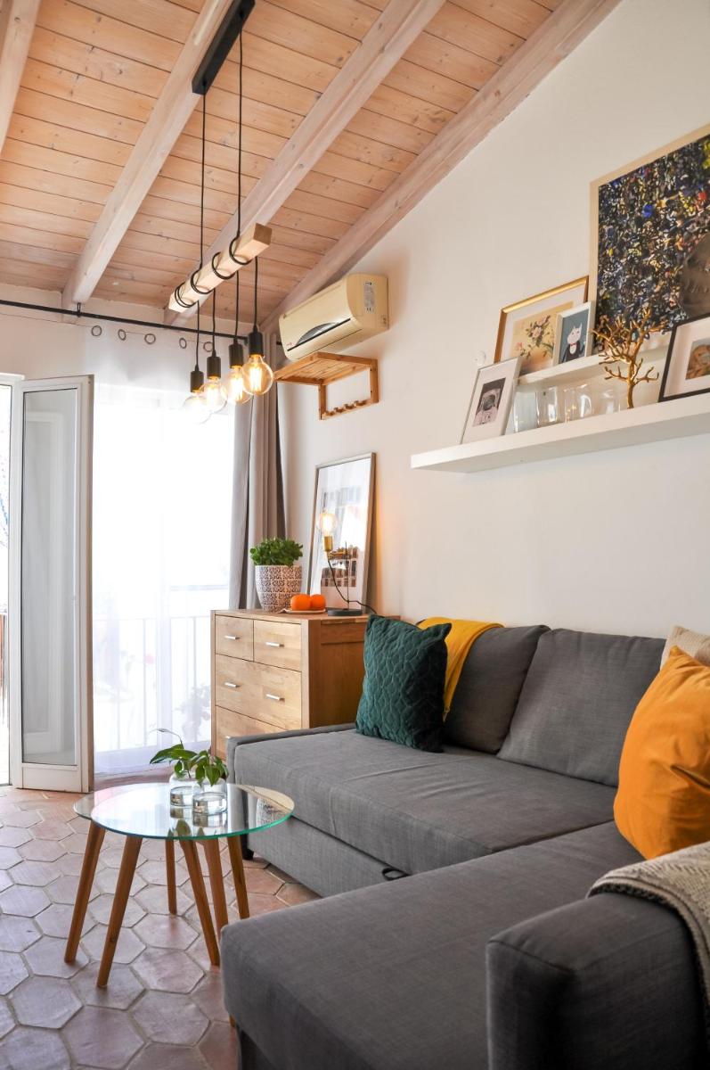 LovelyStay - Casa Salto - Charming Townhouse with Large Terrace view 4