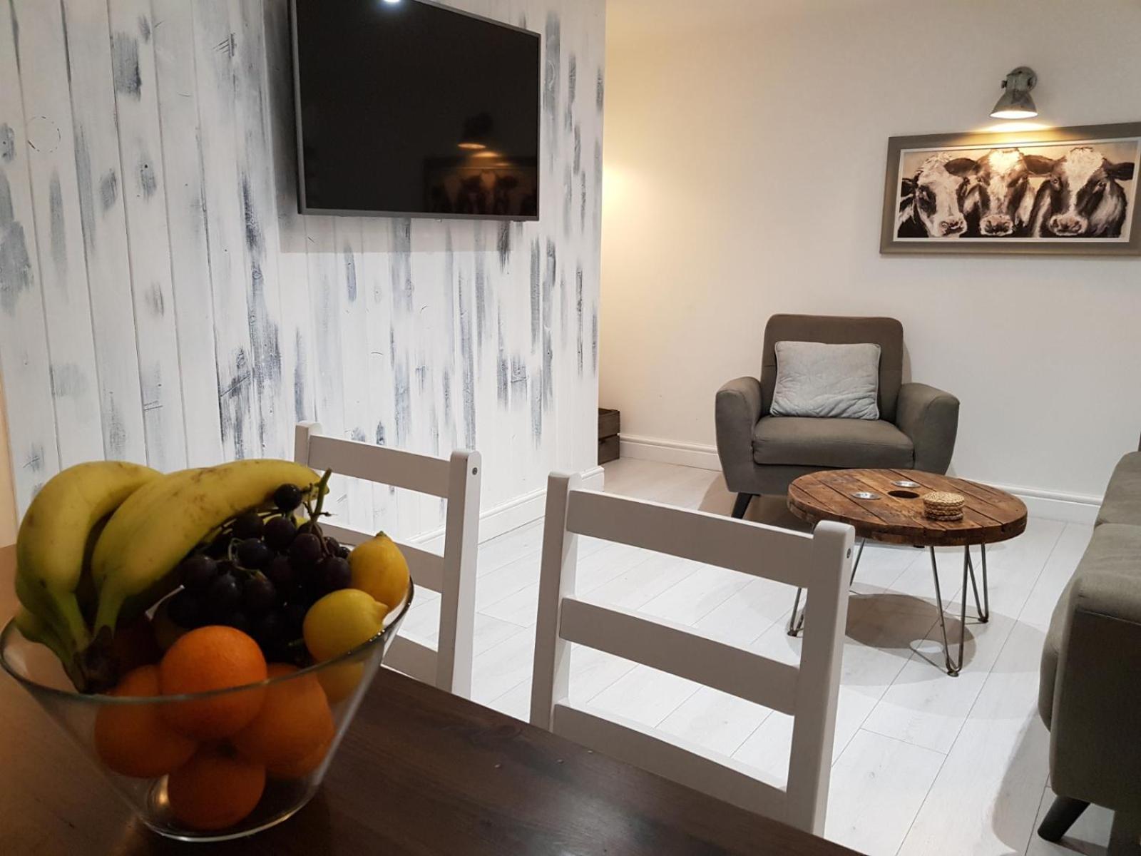Cottage Apartment by Seaside Llandudno view 4