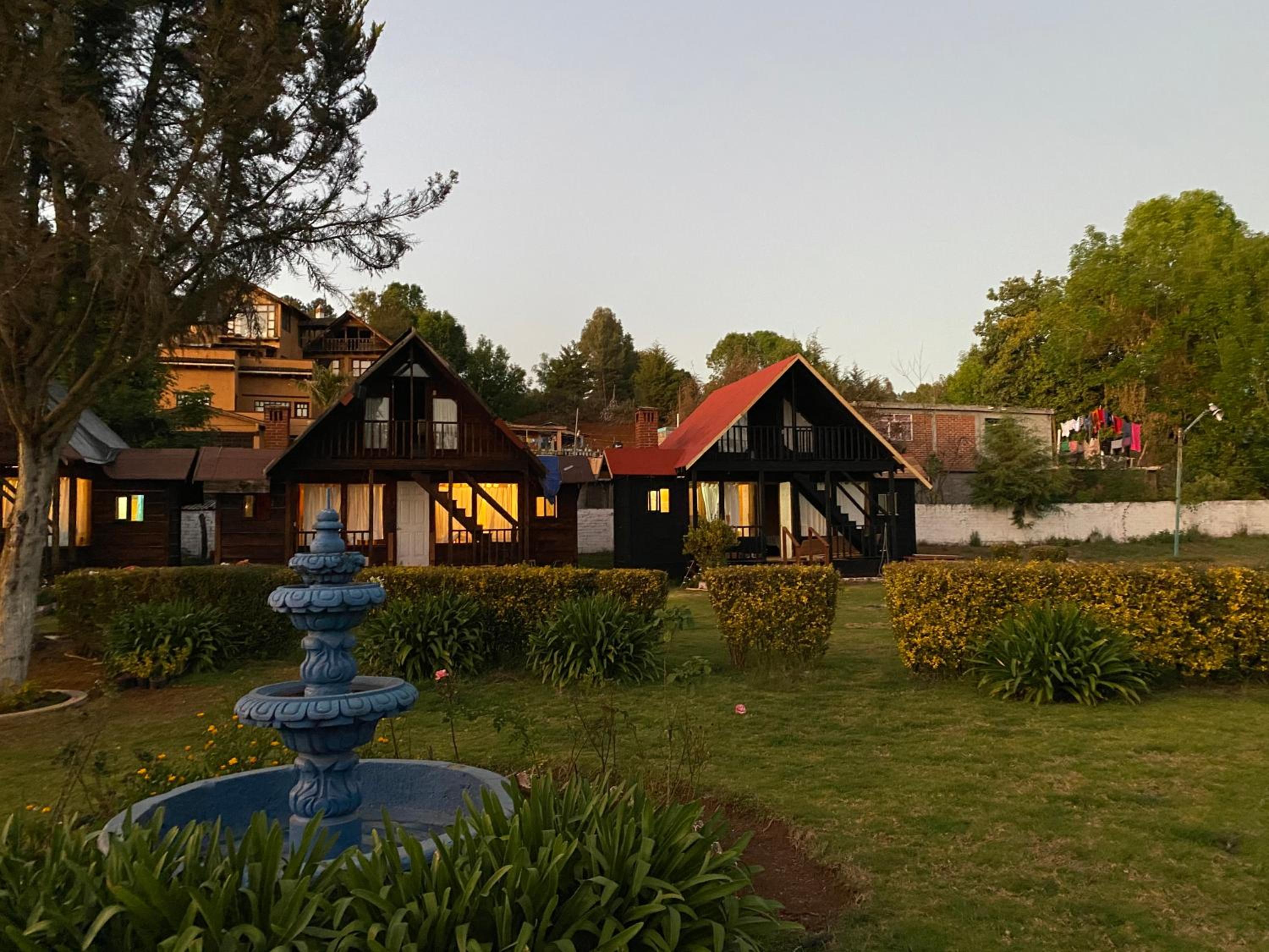 Hotel Zirahuen Los Cedritos - Image 1