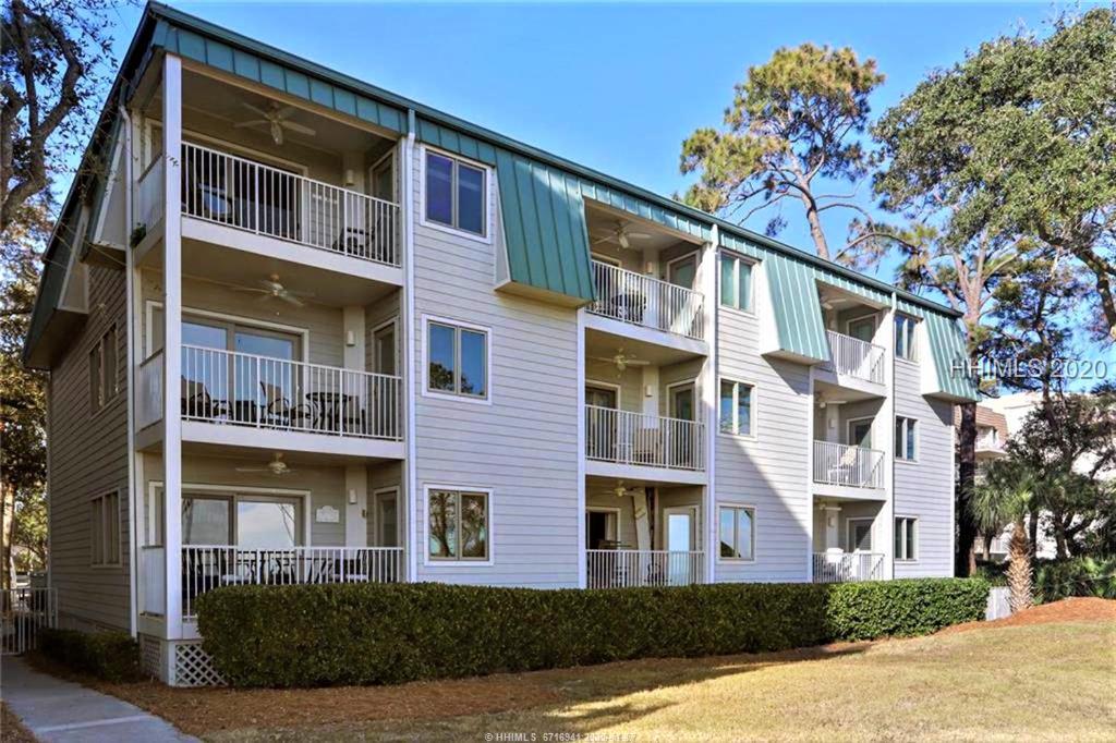 Hotel Direct Oceanfront Private Villa Overlooking Pool/Beach - South Forest Beach - Right next to Coligny Plaza - Image 1