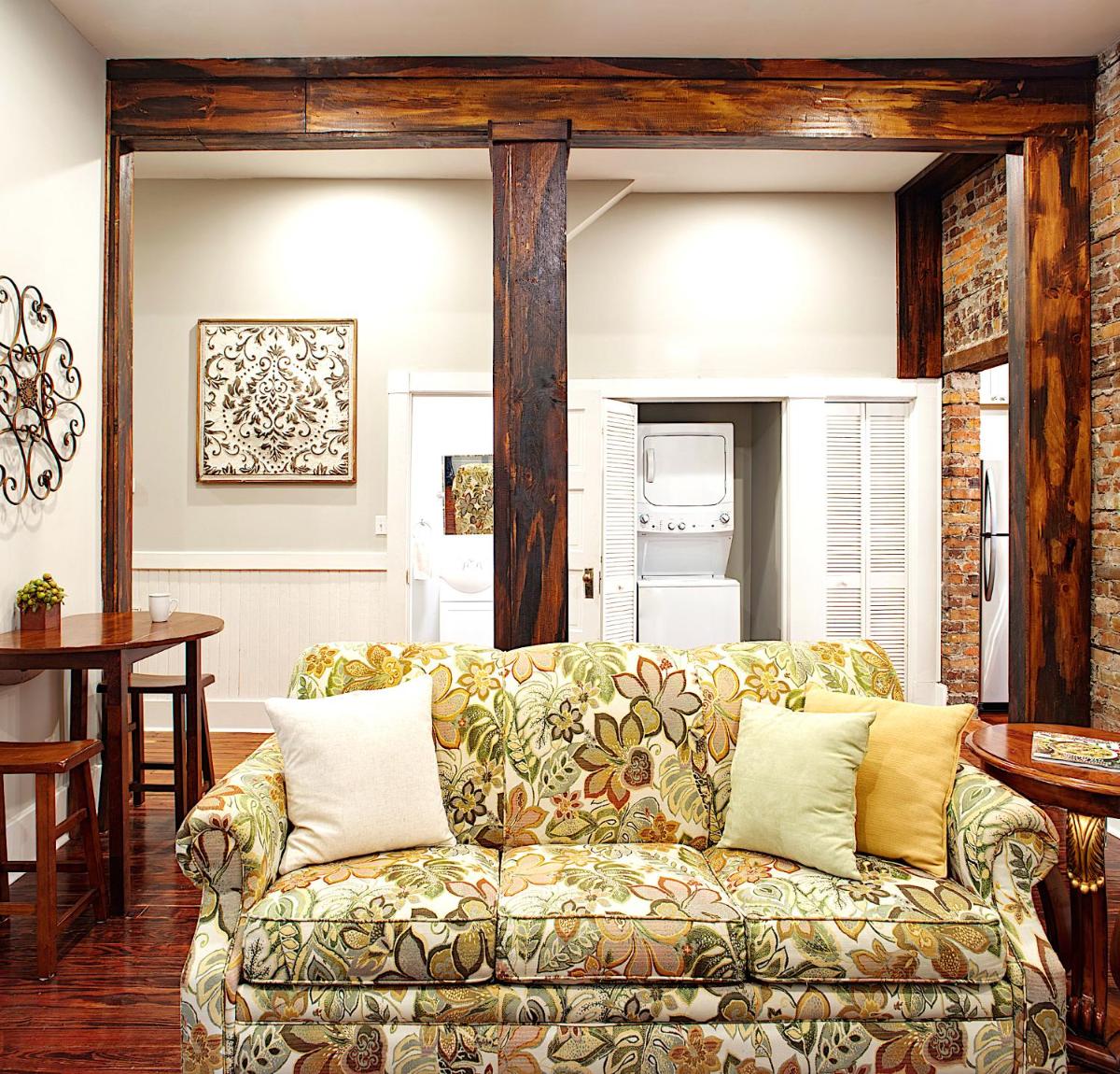 4 Bedroom Beauty in Historic Building view 2