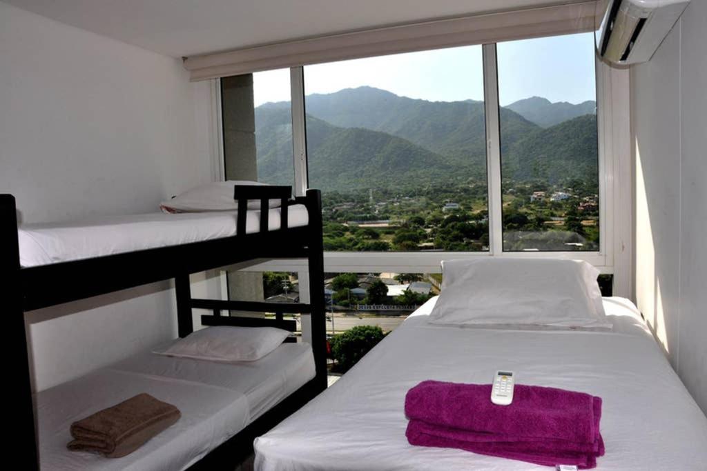 Acogedor con vista al mar en Condominio Zazue a 300 metros de la playa Bellohorizonte Santa Marta