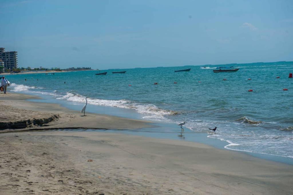 Acogedor con vista al mar en Condominio Zazue a 300 metros de la playa Bellohorizonte Santa Marta