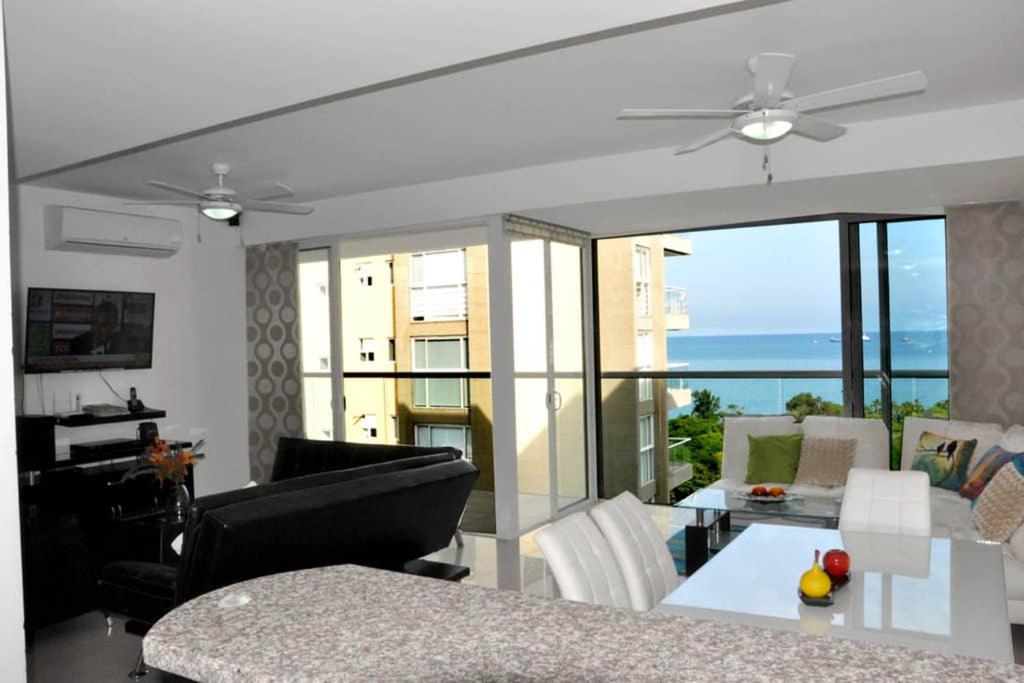 Acogedor con vista al mar en Condominio Zazue a 300 metros de la playa Bellohorizonte Santa Marta