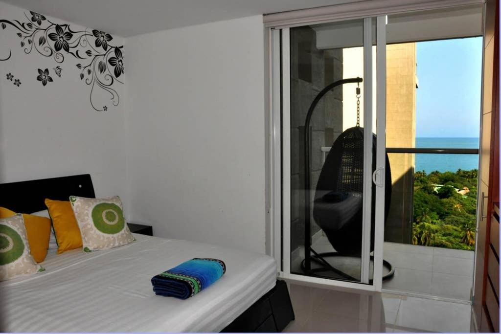 Acogedor con vista al mar en Condominio Zazue a 300 metros de la playa Bellohorizonte Santa Marta