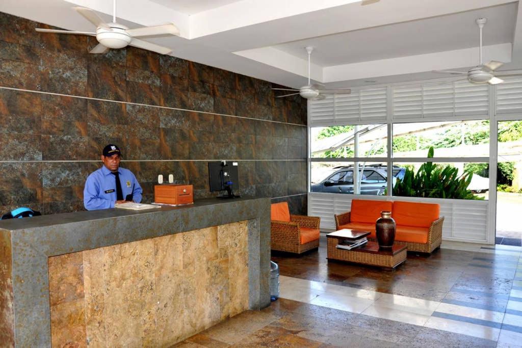 Acogedor con vista al mar en Condominio Zazue a 300 metros de la playa Bellohorizonte Santa Marta