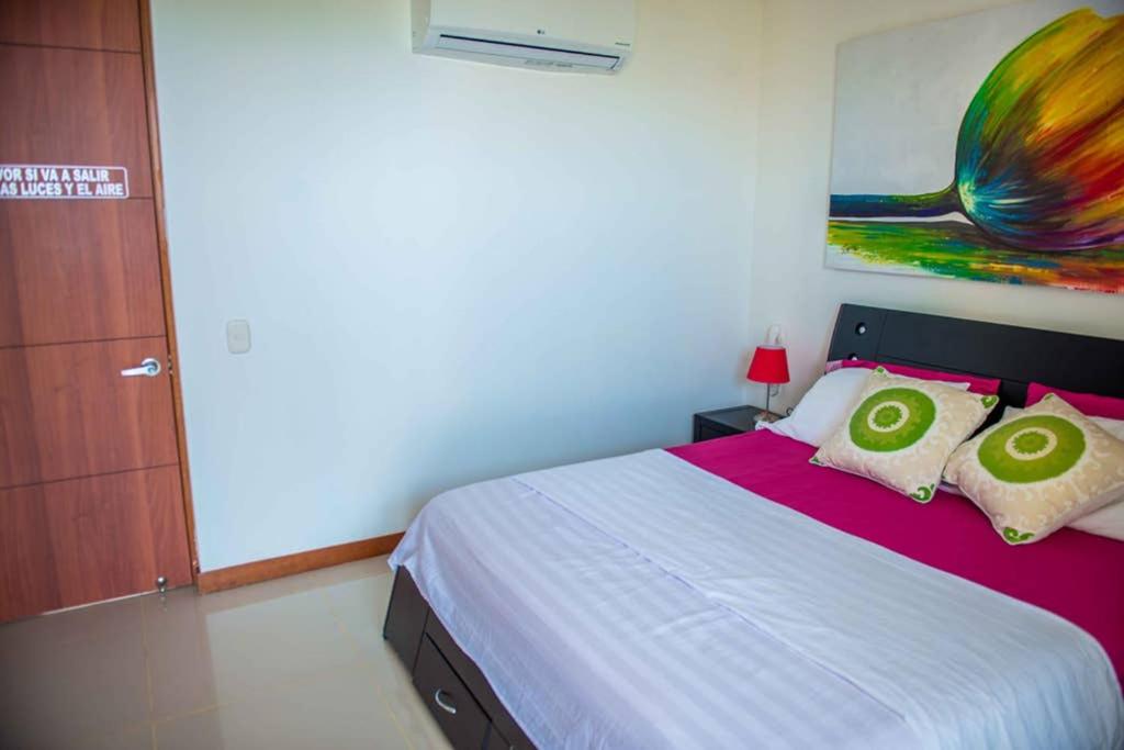 Acogedor con vista al mar en Condominio Zazue a 300 metros de la playa Bellohorizonte Santa Marta