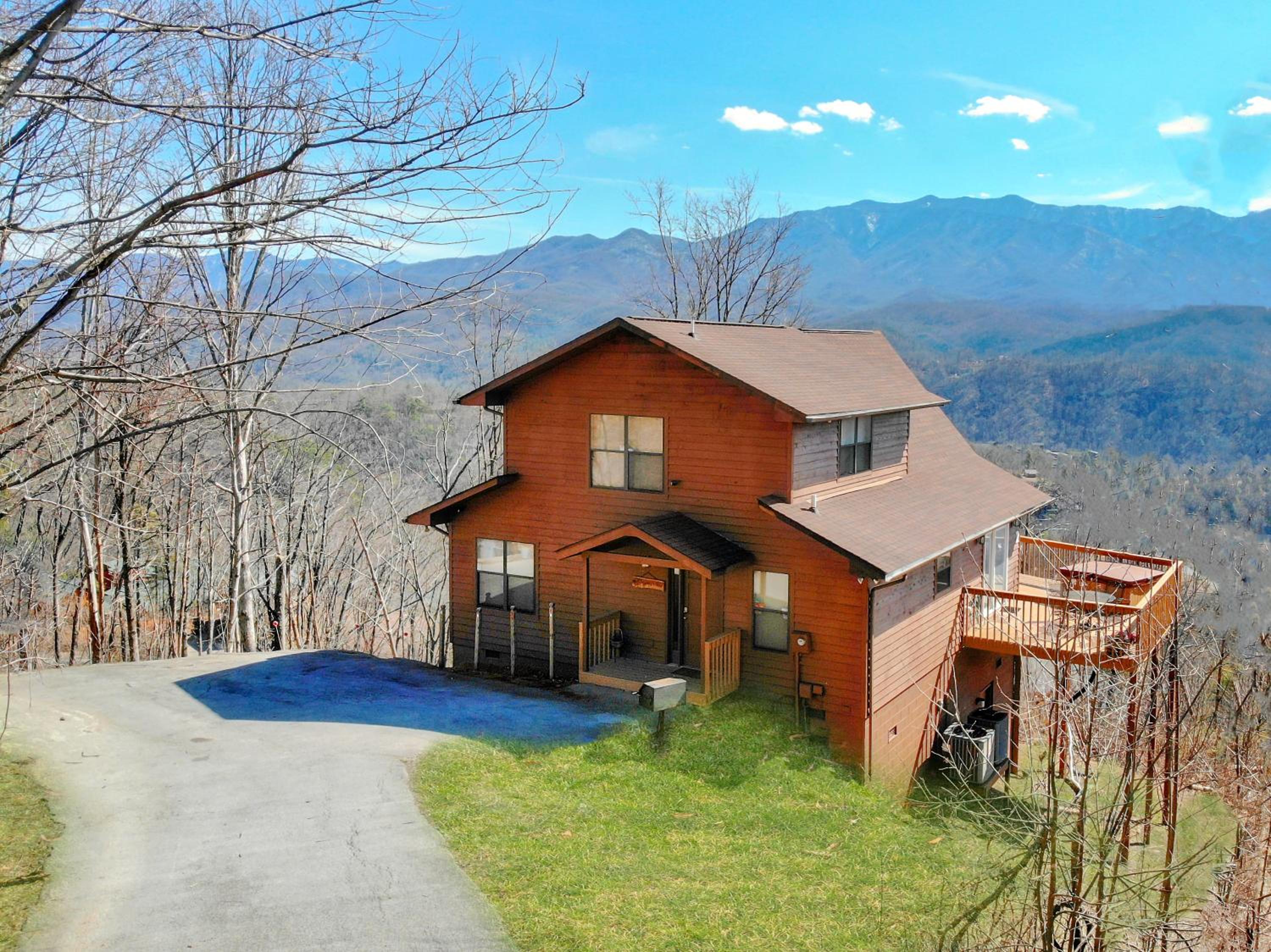 Her Majesty's Way, Awesome Mtn Views, FREE tickets each paid day, Hot TUB, WIFI!!! view 2