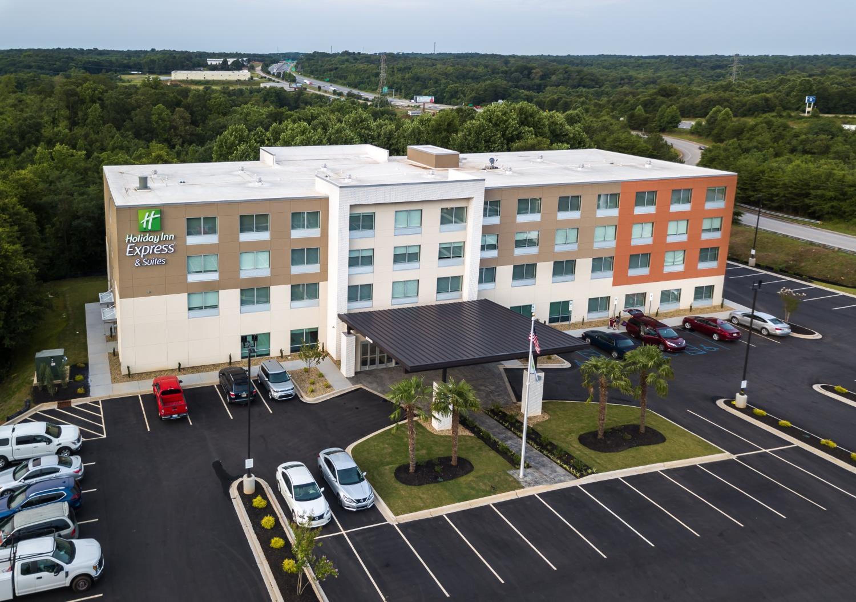 Hotel Holiday Inn Express & Suites Greenville S - Piedmont, an IHG Hotel - Image 1