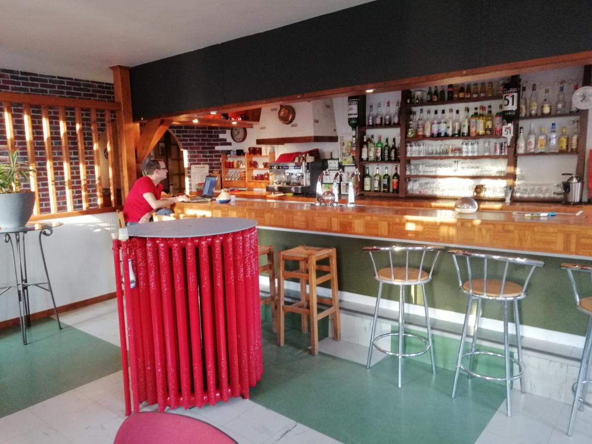 bar