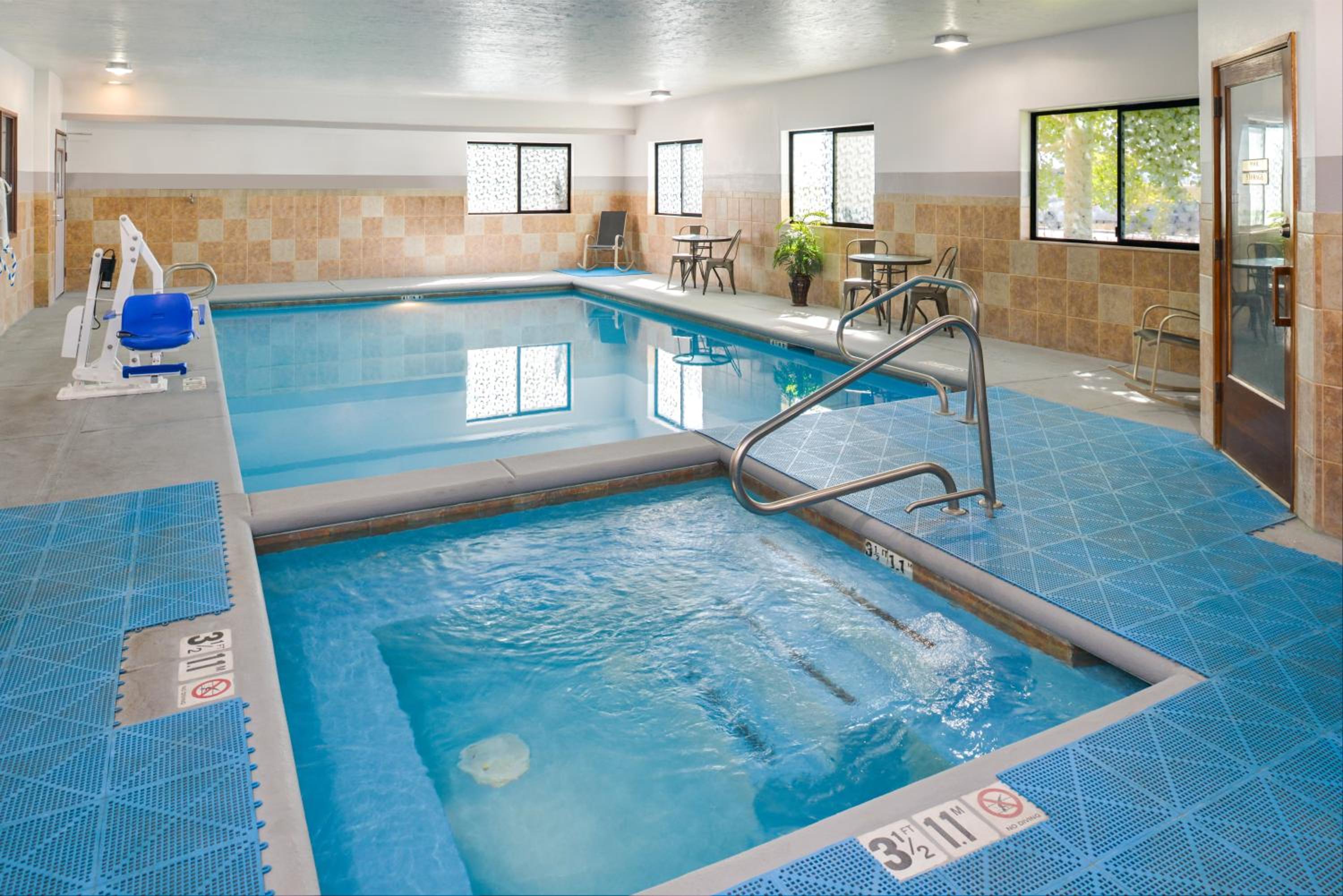 Alamosa Vacations - Holiday Inn Express  Suites Alamosa, an IHG Hotel - Property Image 7