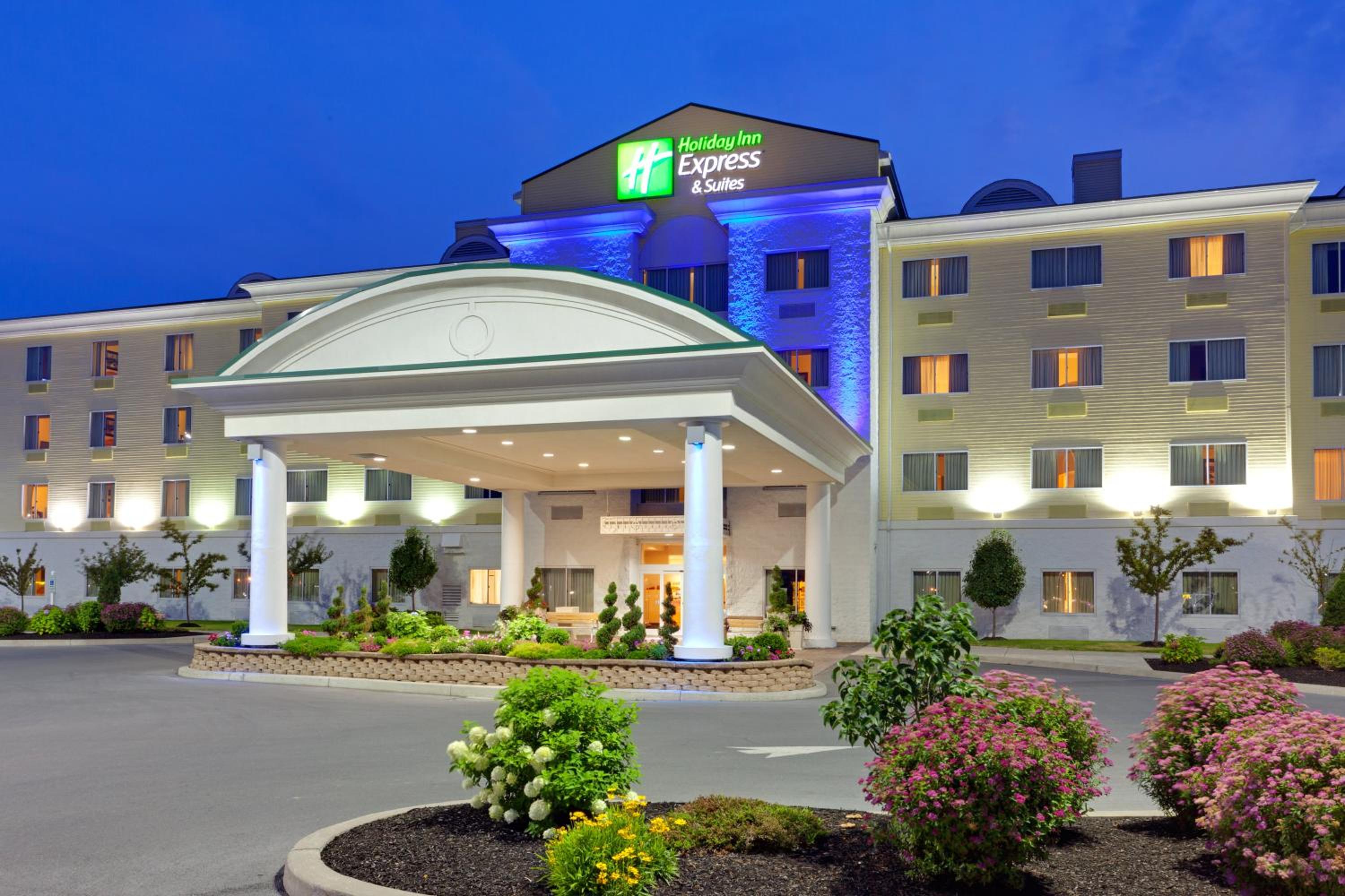 Watertown Vacations - Holiday Inn Express Hotel  Suites Watertown - Thousand Islands, an IHG Hotel - Property Image 2