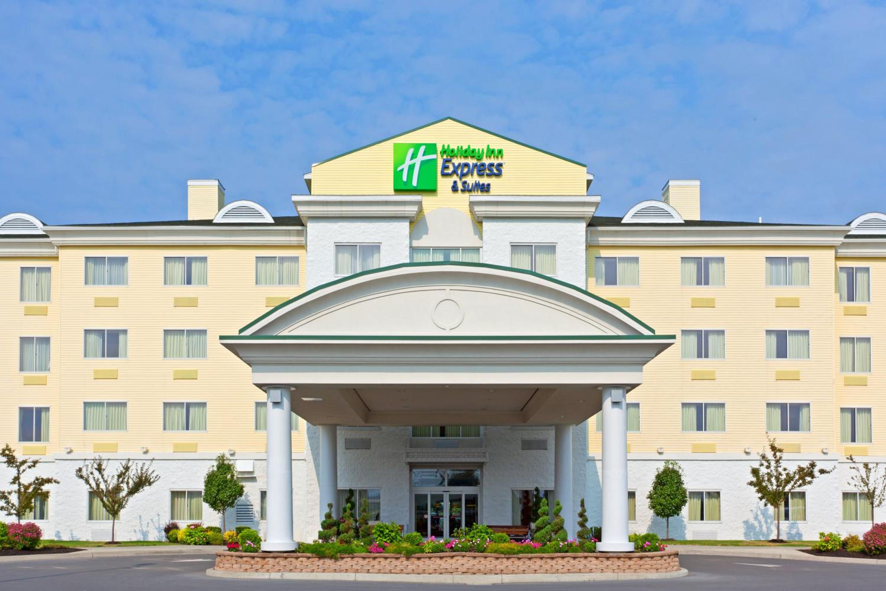 Watertown Vacations - Holiday Inn Express Hotel  Suites Watertown - Thousand Islands, an IHG Hotel - Property Image 8
