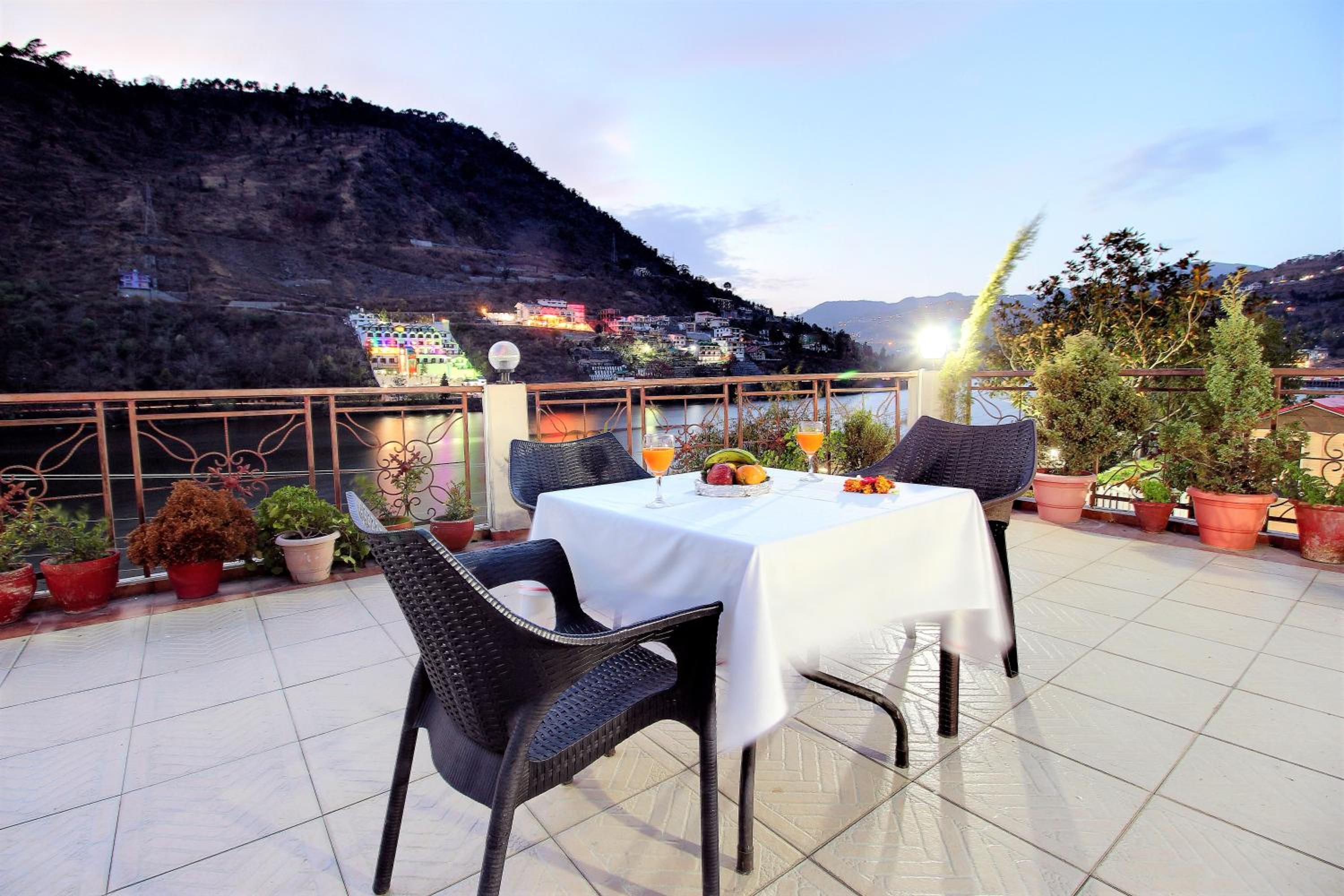 Neelesh Inn - Luxury Lake View Resort with Swimming Pool on Bhimtal Lake