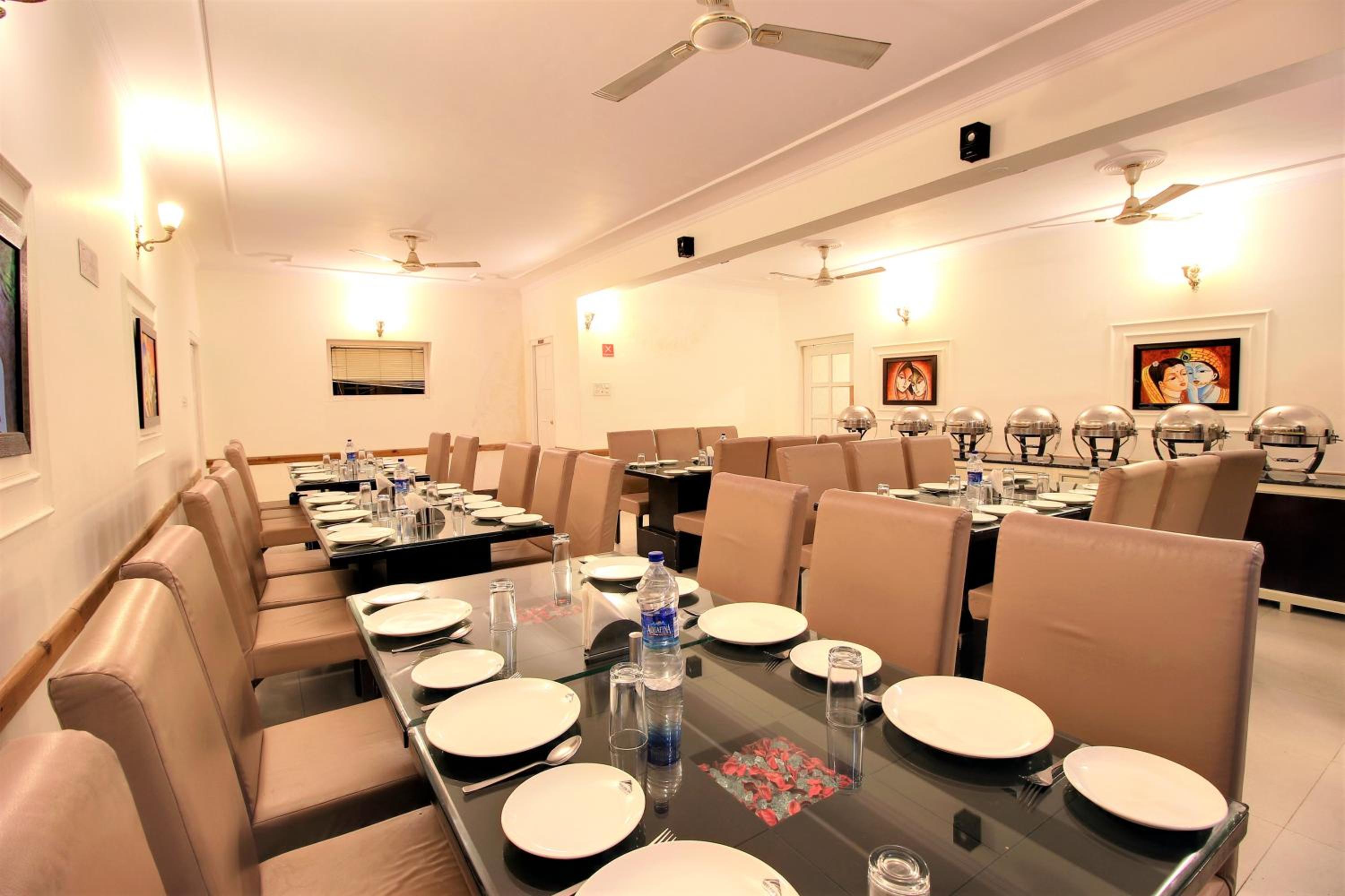 Neelesh Inn - Luxury Lake View Resort with Swimming Pool on Bhimtal Lake