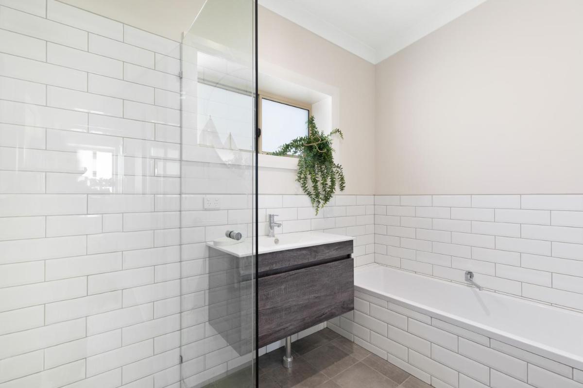 Luxury Apartments and Motel Rooms - Free Wifi - Close To Beach