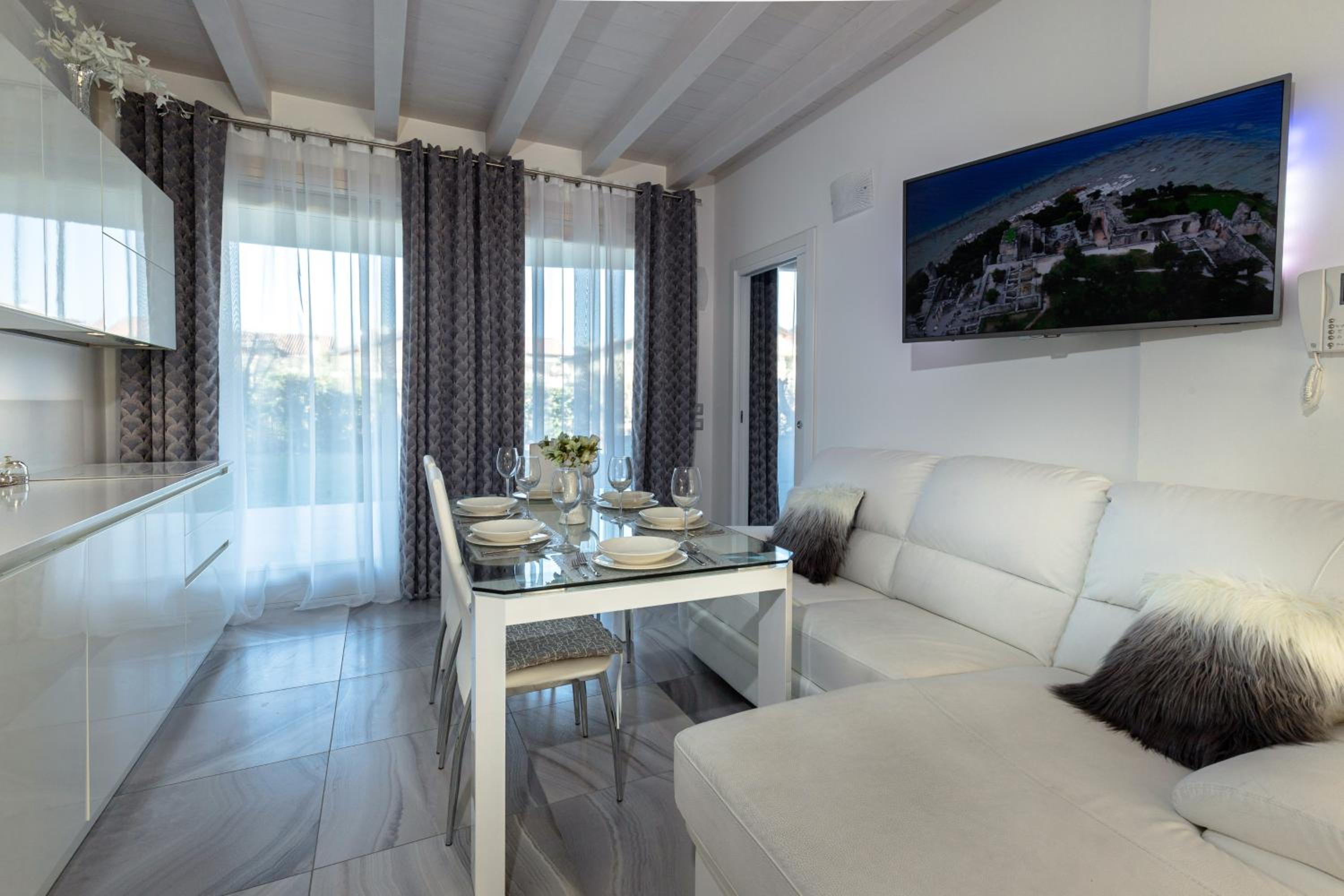 Apartment Blue Laguna view 2
