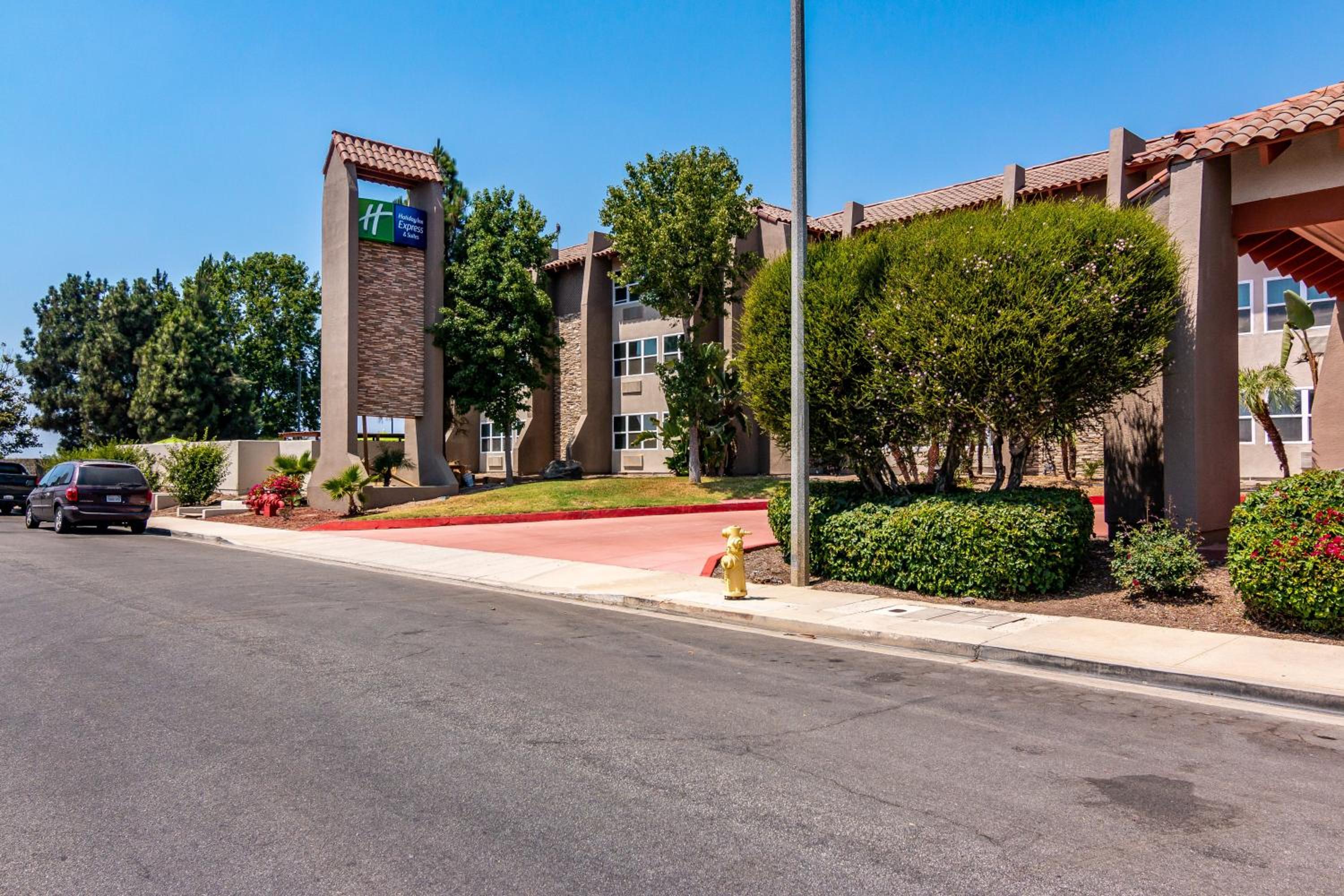 Camarillo Vacations - Holiday Inn Express Suites Camarillo, an IHG Hotel - Property Image 17