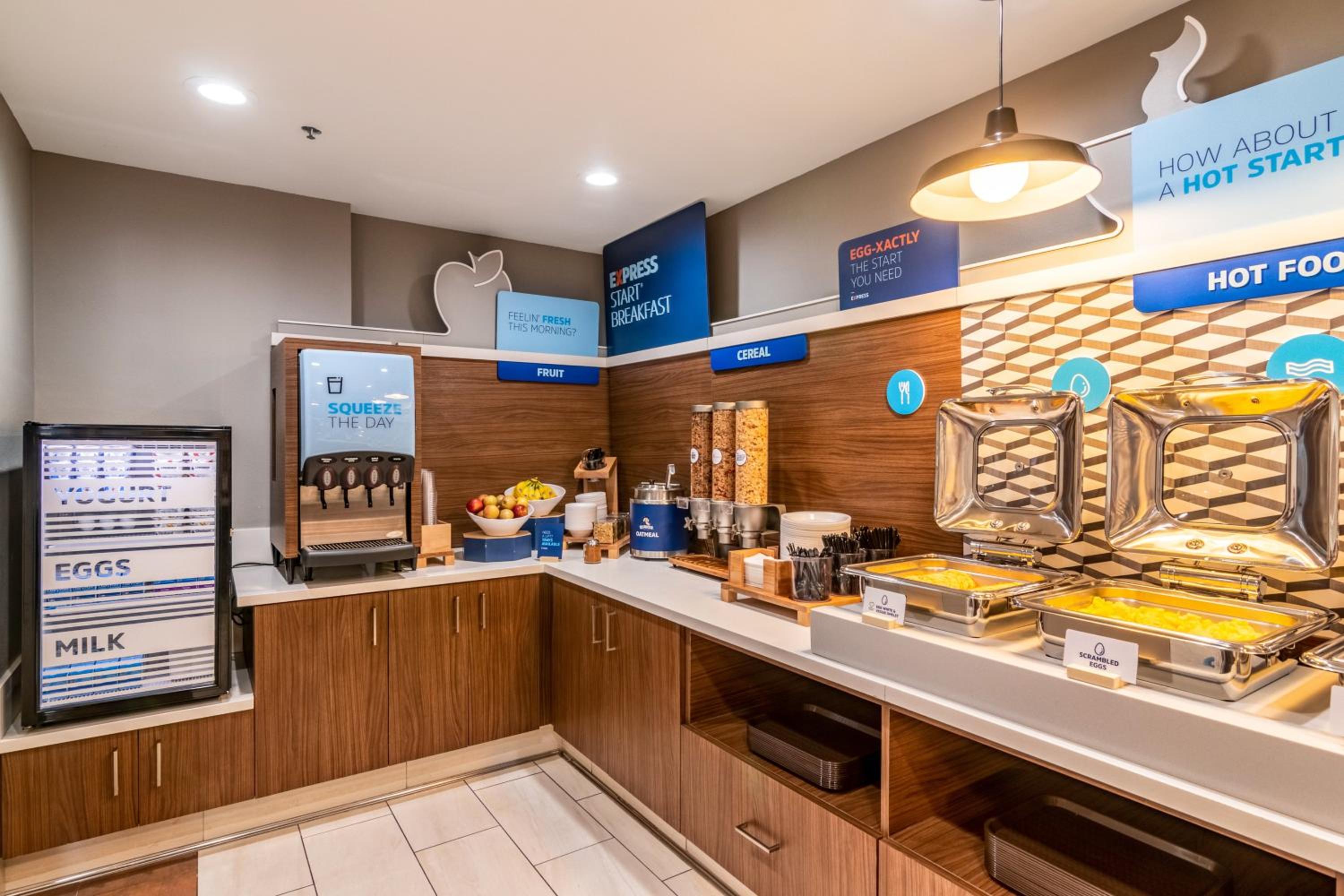 Camarillo Vacations - Holiday Inn Express Suites Camarillo, an IHG Hotel - Property Image 19