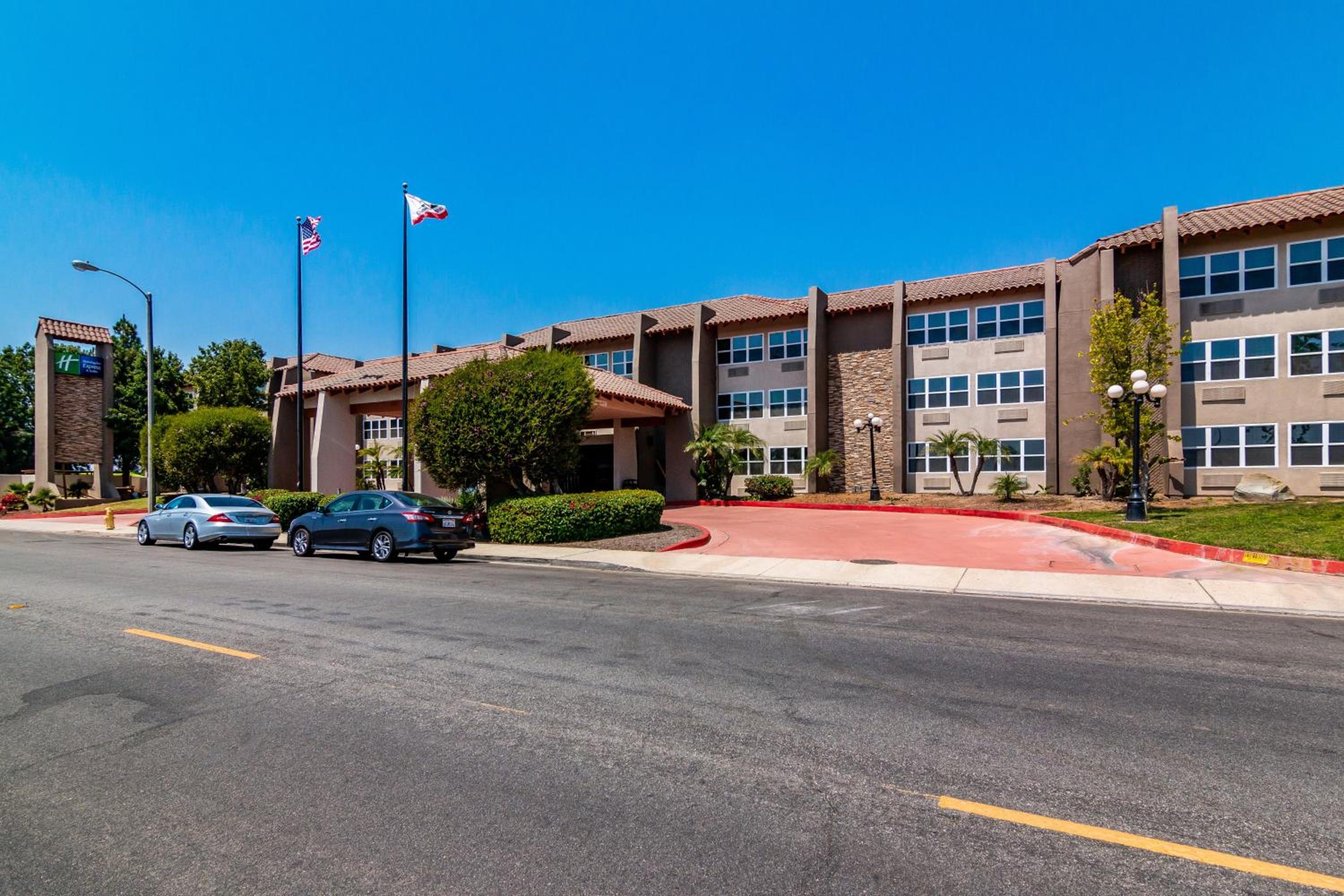 Camarillo Vacations - Holiday Inn Express Suites Camarillo, an IHG Hotel - Property Image 18